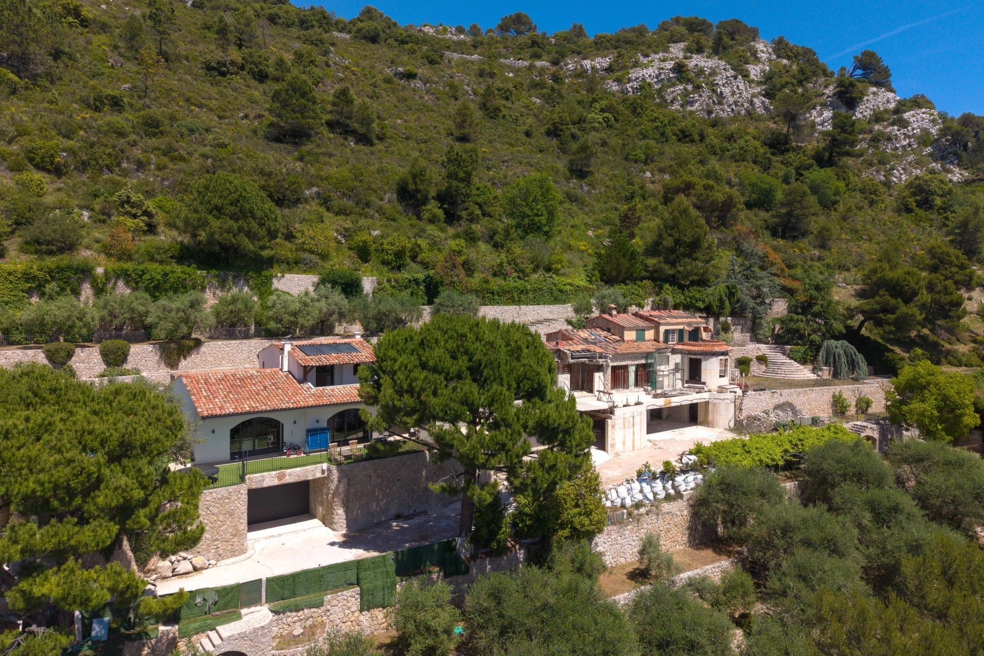 villa 6 Rooms for sale on Èze (06360)