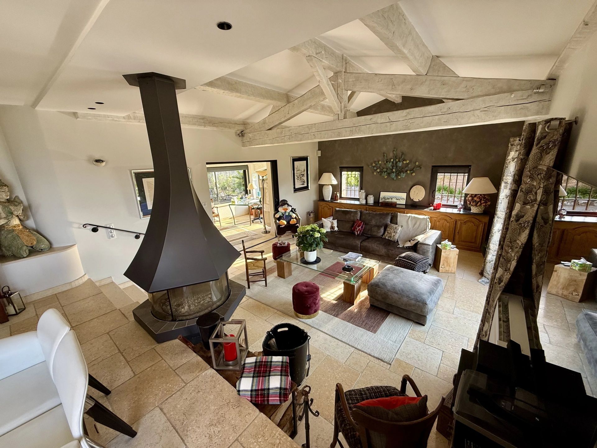 villa 8 Rooms for sale on Roquefort-les-Pins (06330)