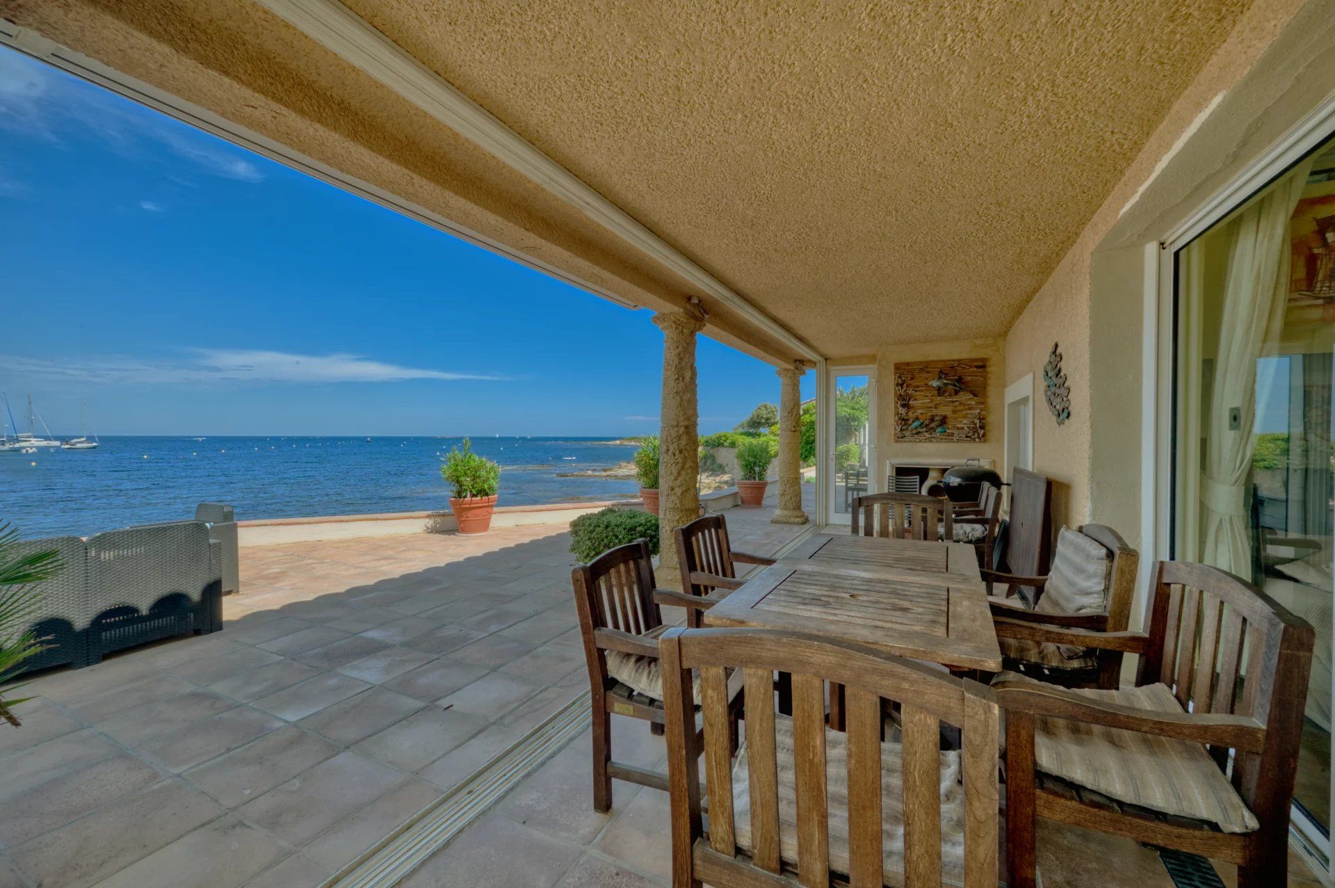 villa 4 Rooms for sale on Sainte-Maxime (83120)
