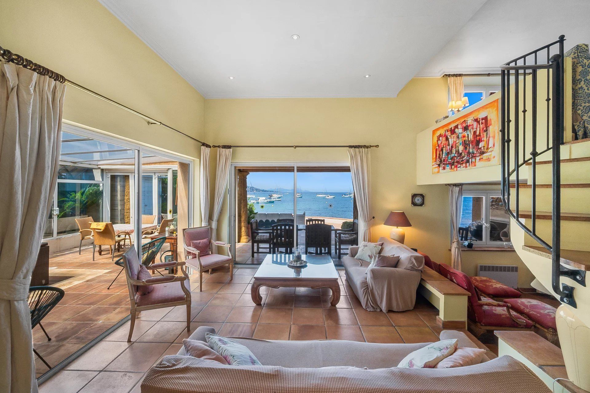 villa 4 Rooms for sale on Sainte-Maxime (83120)
