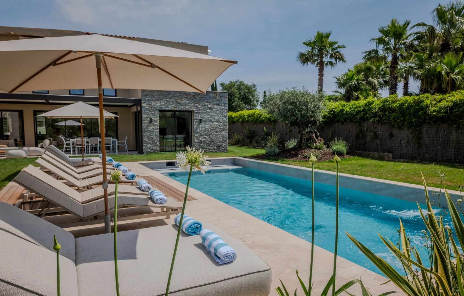 villa 6 Rooms for seasonal rent on Grimaud (83310)