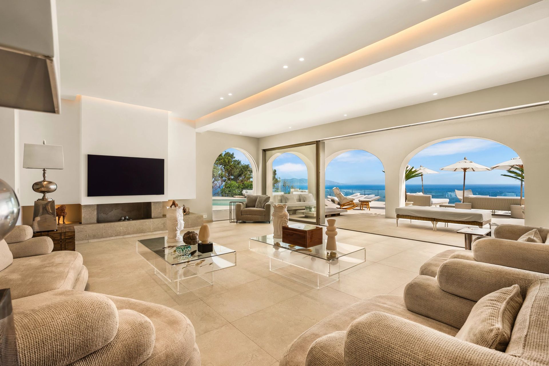 villa 6 Rooms for seasonal rent on Saint-Tropez (83990)