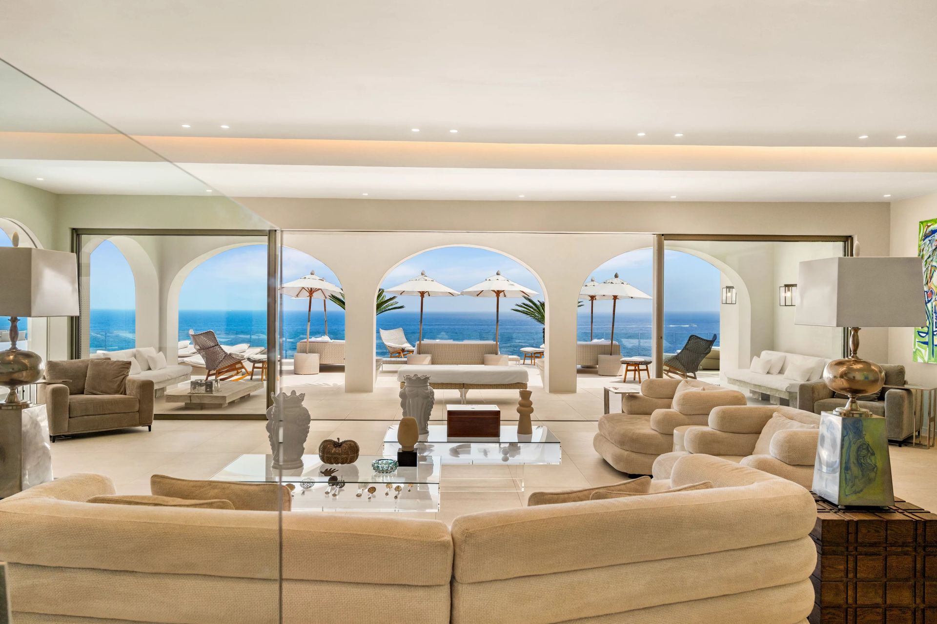 villa 6 Rooms for seasonal rent on Saint-Tropez (83990)