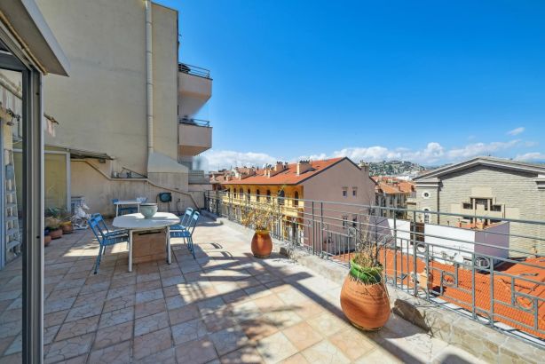 Vente Appartement Nice 4&nbsp;Pièces 125.7&nbsp;m²