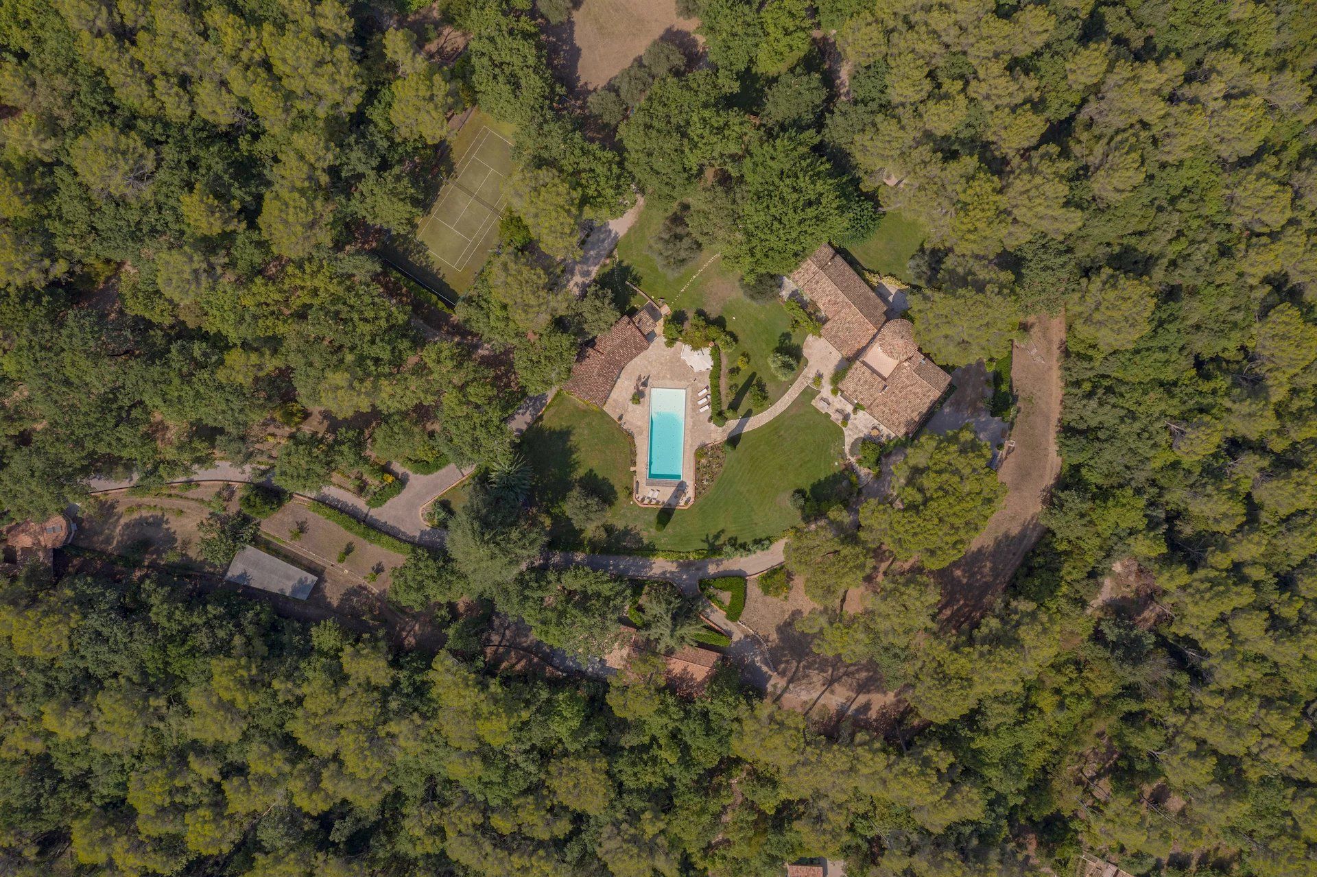 villa 28 Pièces en vente sur Roquefort-les-Pins (06330)
