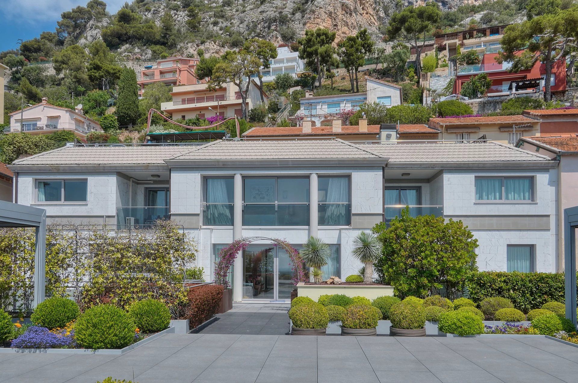 appartement 8 Pièces en vente sur Roquebrune-Cap-Martin (06190)