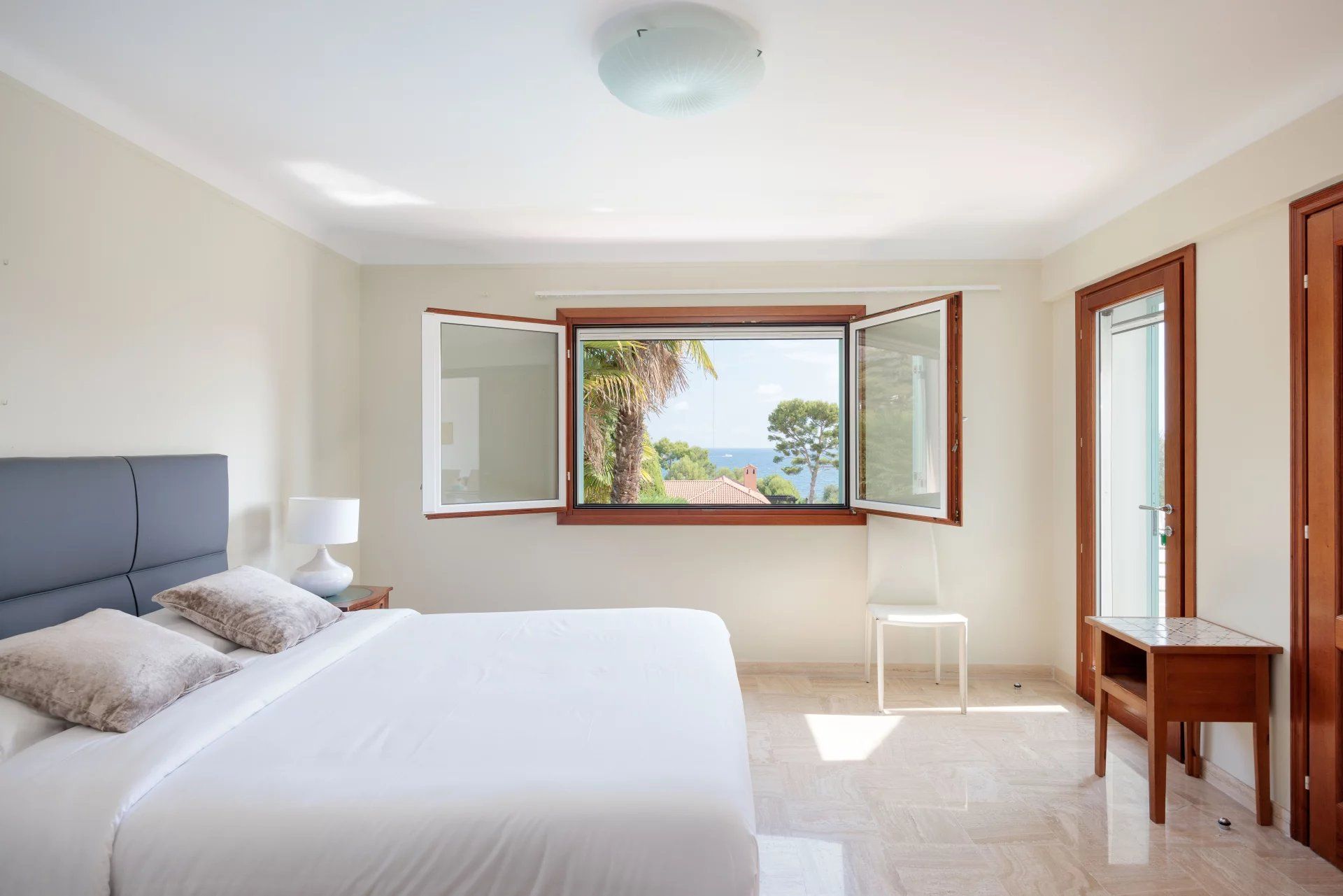 villa 6 Pièces en location saisonnière sur Saint-Jean-Cap-Ferrat (06230)