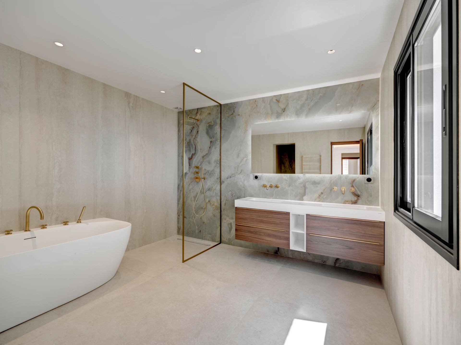 villa 6 Rooms for sale on Beausoleil (06240)