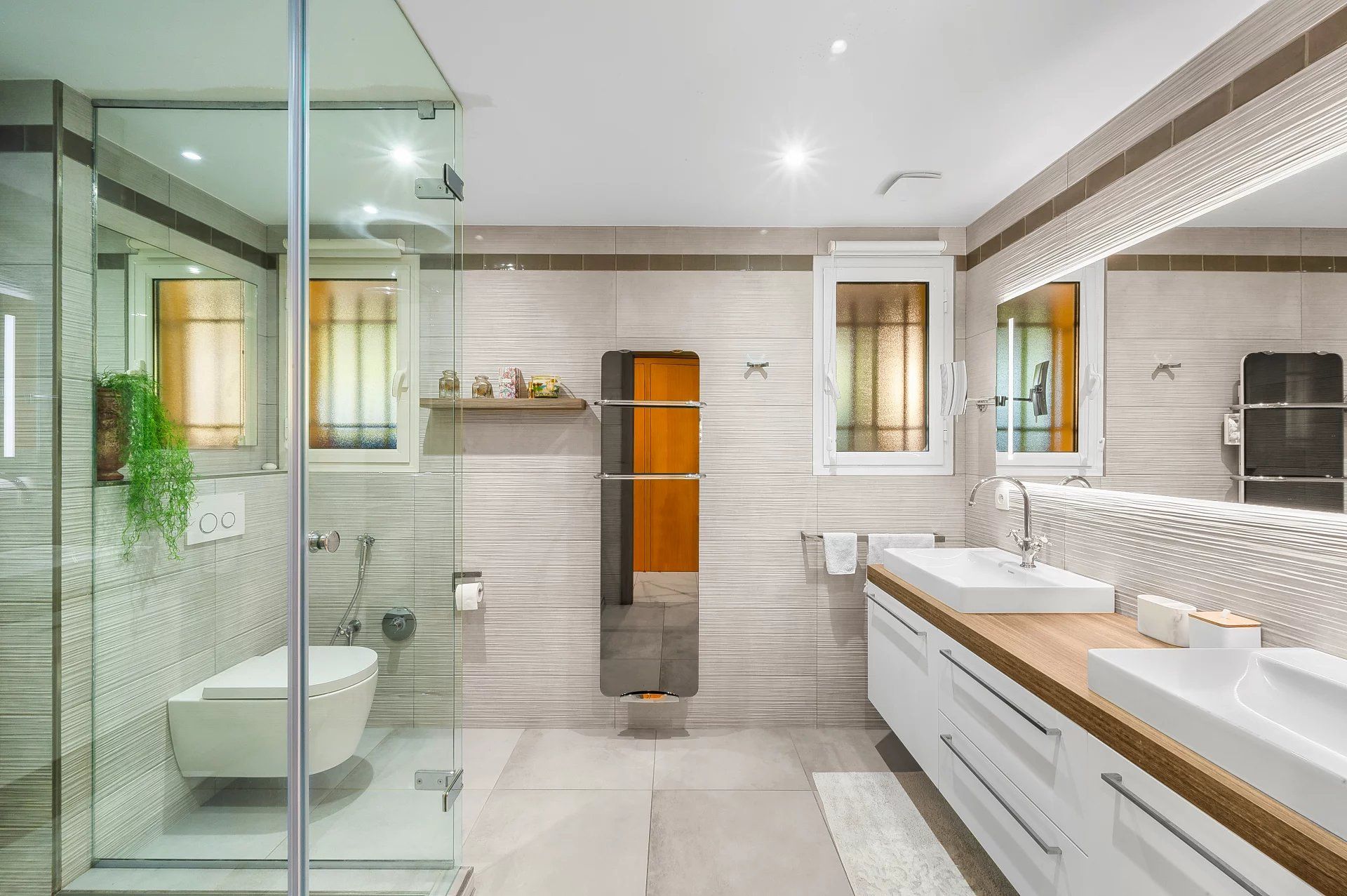 villa 5 Rooms for seasonal rent on Gassin (83580)