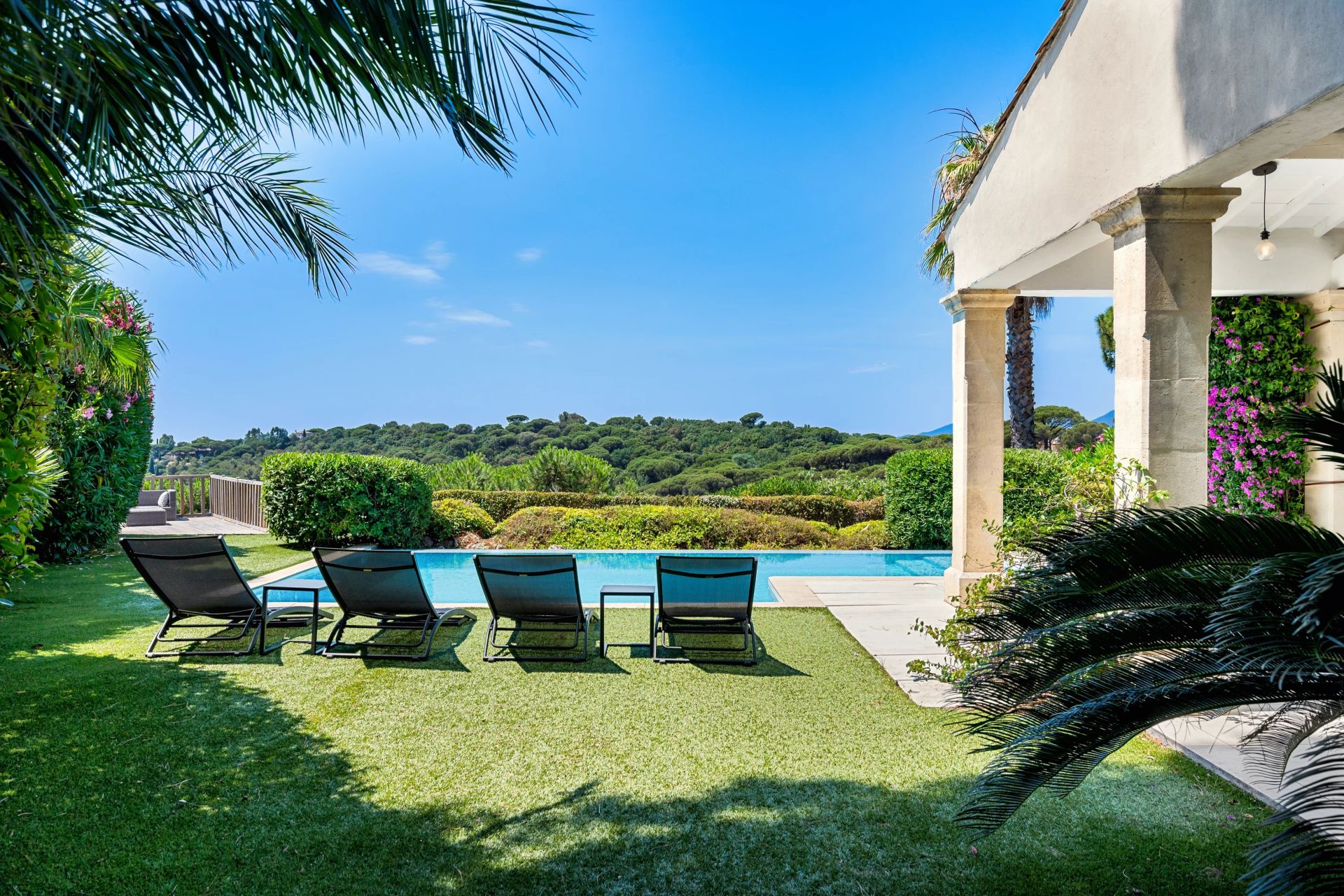 villa 5 Pièces en location saisonnière sur La Croix-Valmer (83420)