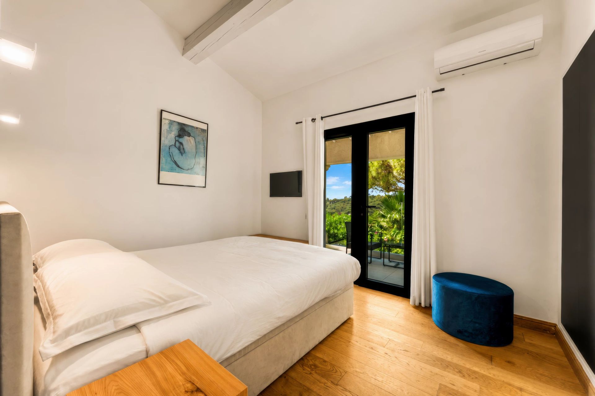 villa 5 Rooms for sale on La Croix-Valmer (83420)