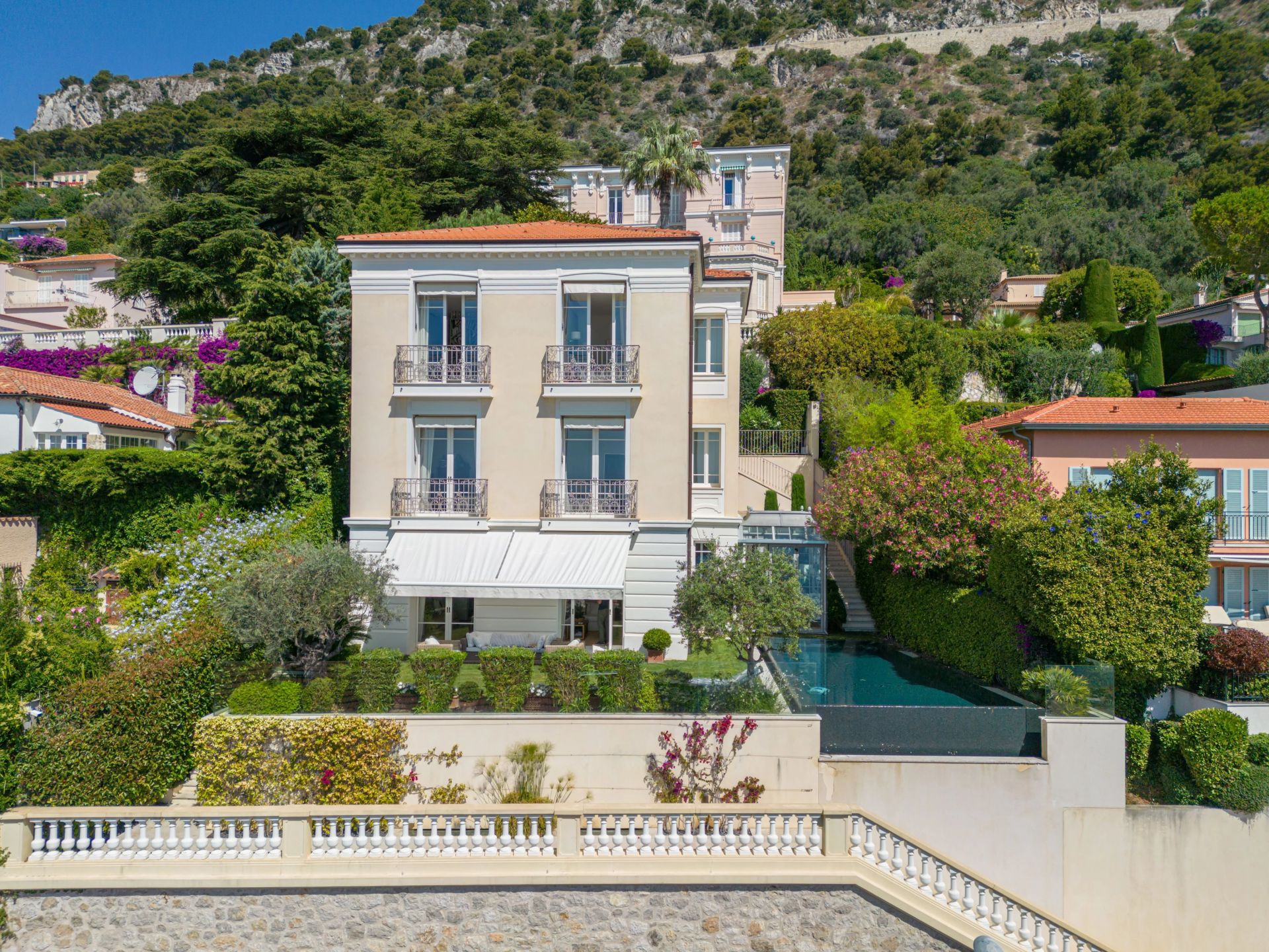 villa 9 Rooms for sale on Beaulieu-sur-Mer (06310)