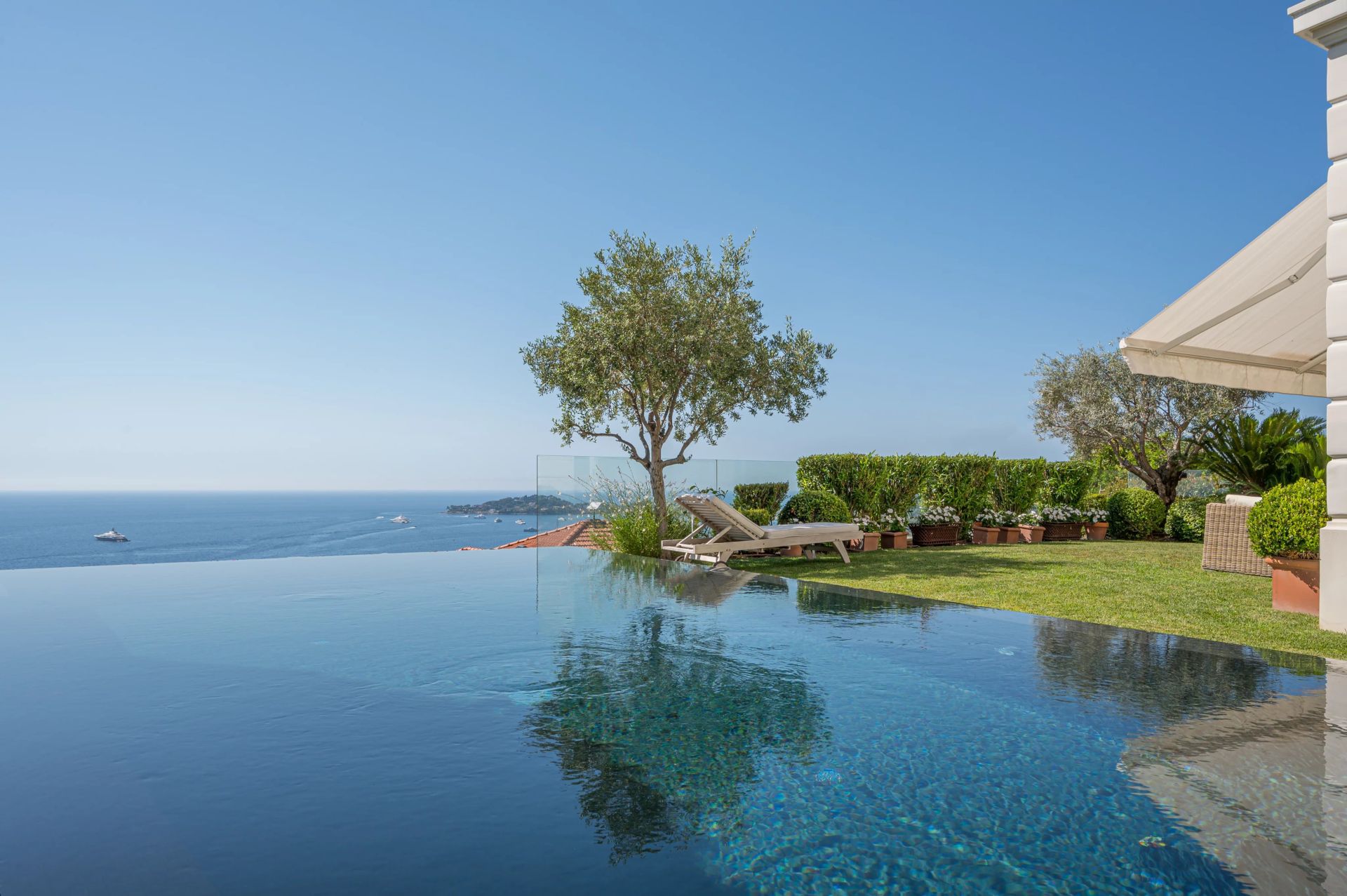 villa 9 Rooms for sale on Beaulieu-sur-Mer (06310)