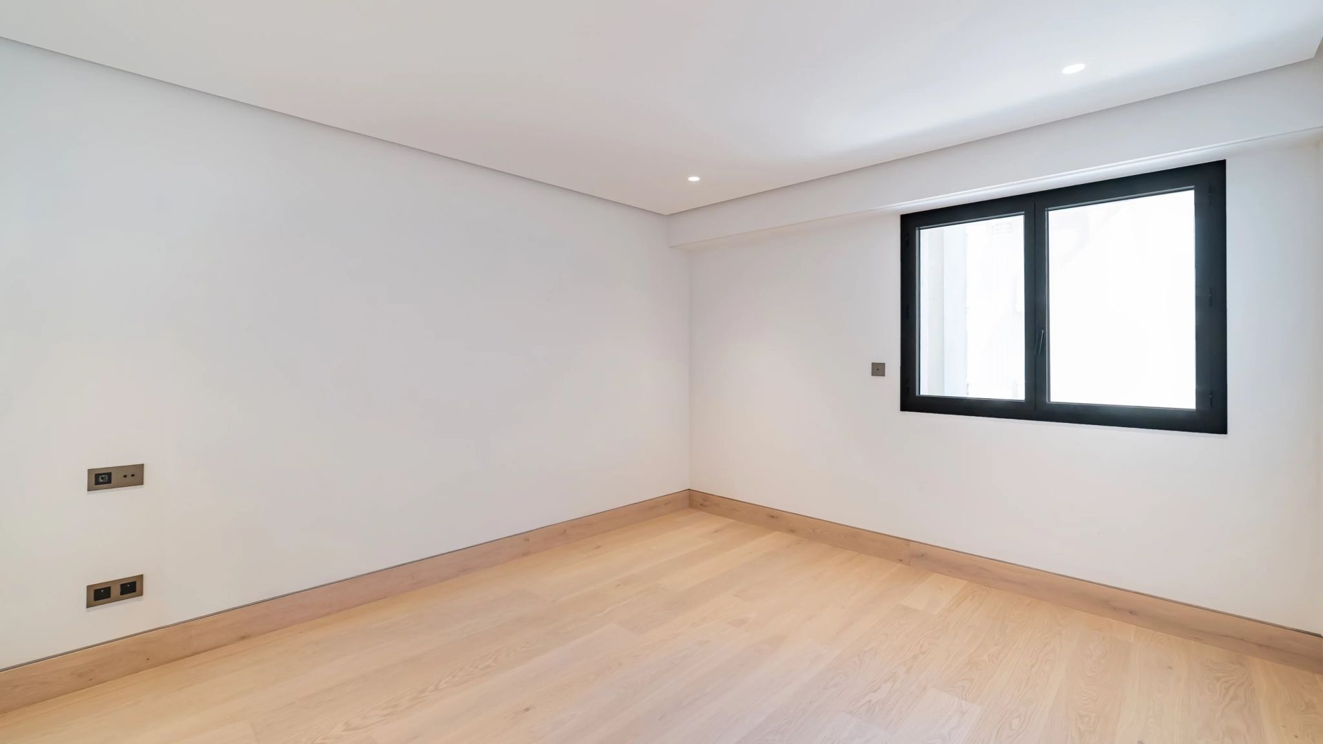 apartment 3 Rooms for sale on Cannes (06400)
