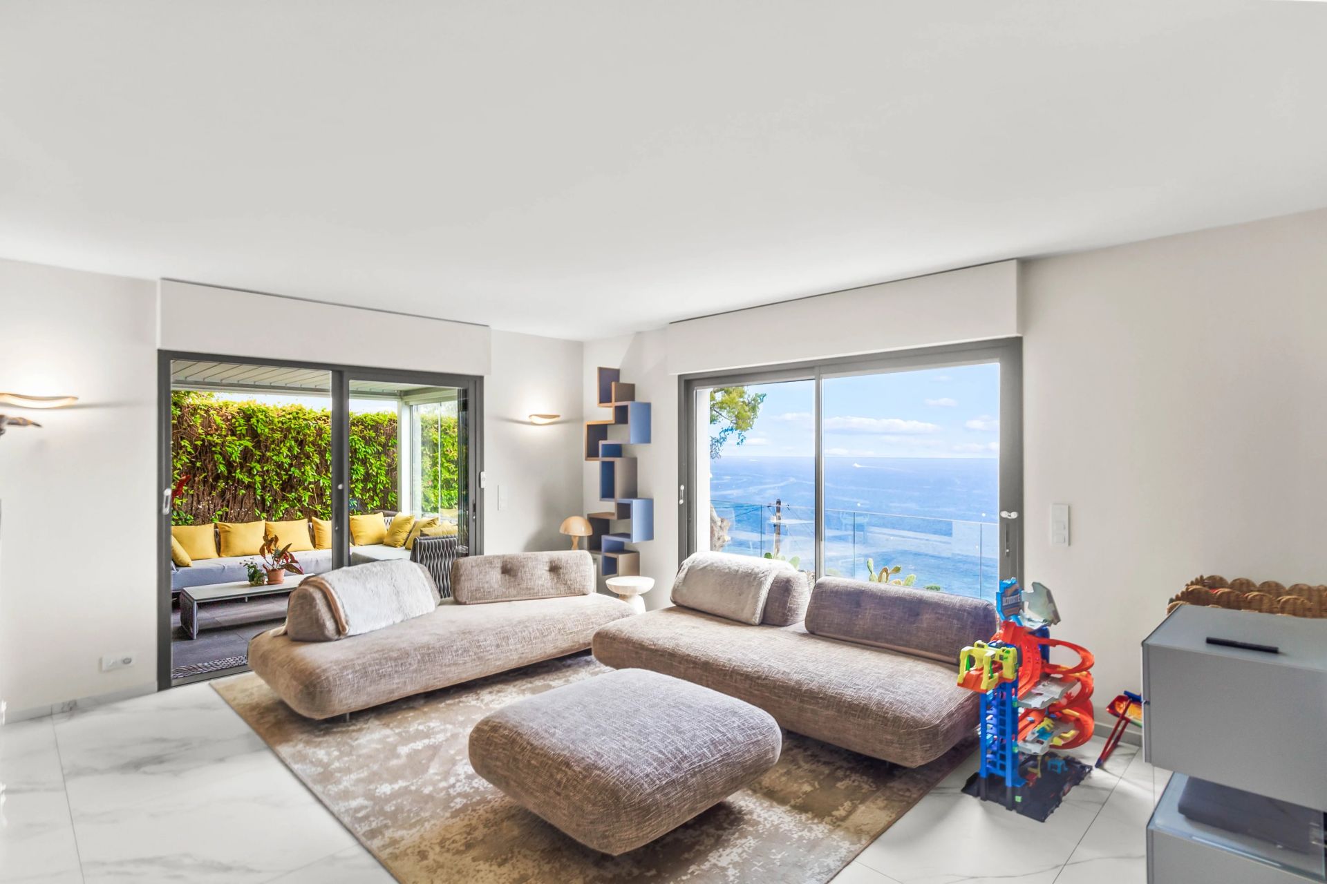 villa 5 Rooms for sale on Èze (06360)