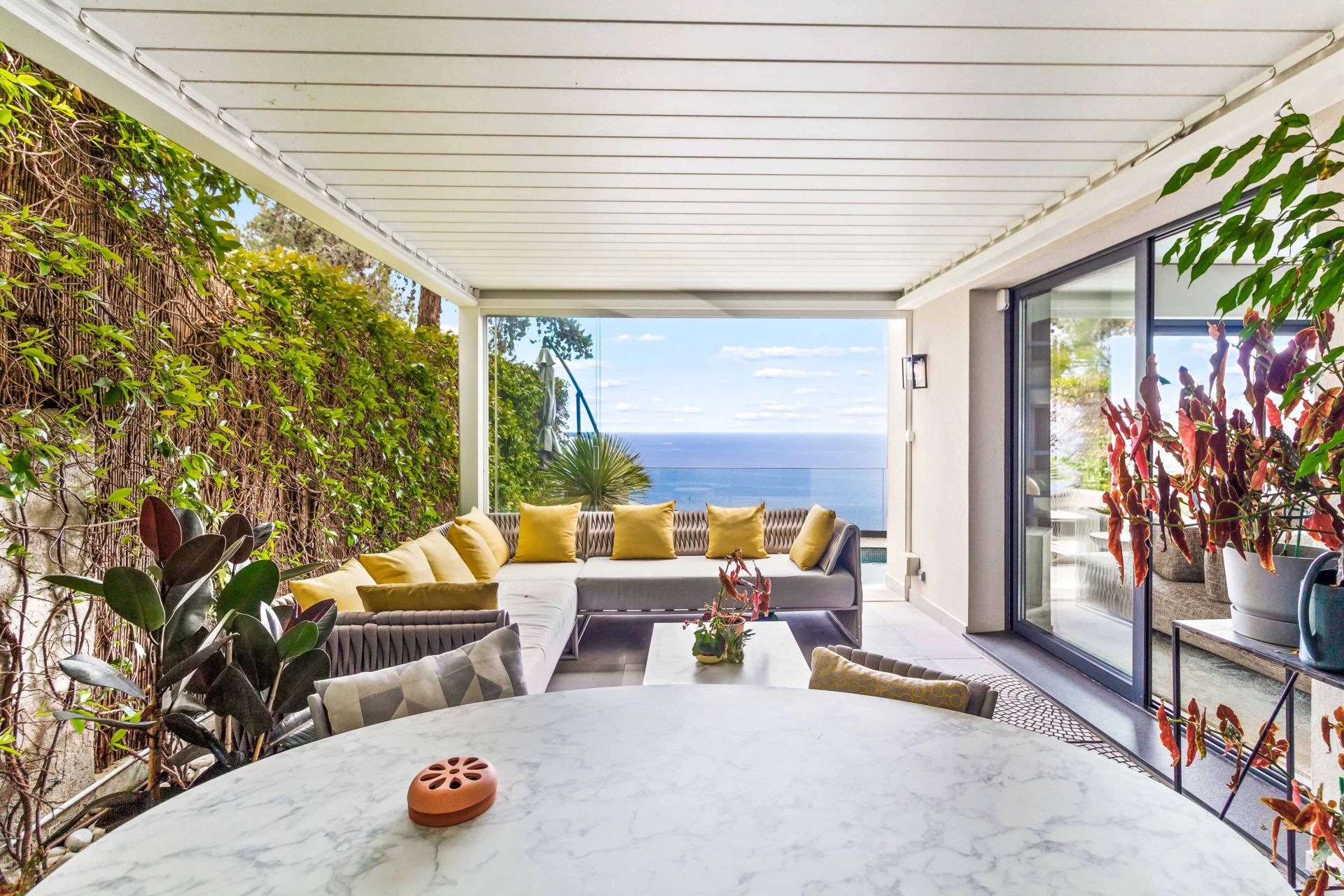 villa 5 Rooms for sale on Èze (06360)