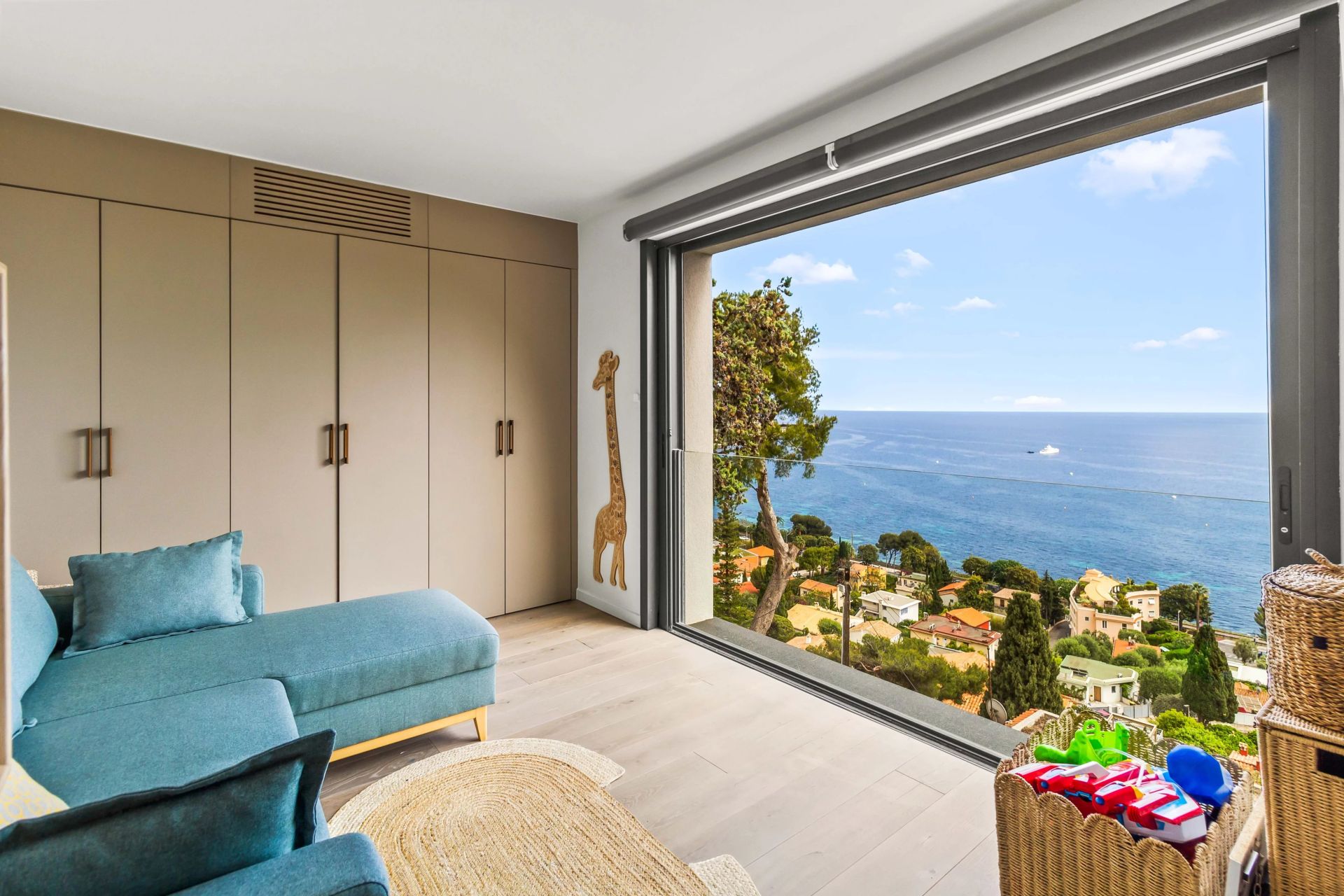 villa 5 Rooms for sale on Èze (06360)