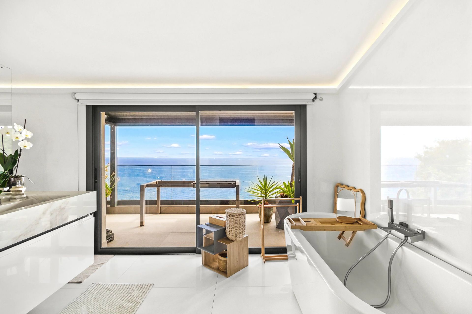 villa 5 Rooms for sale on Èze (06360)