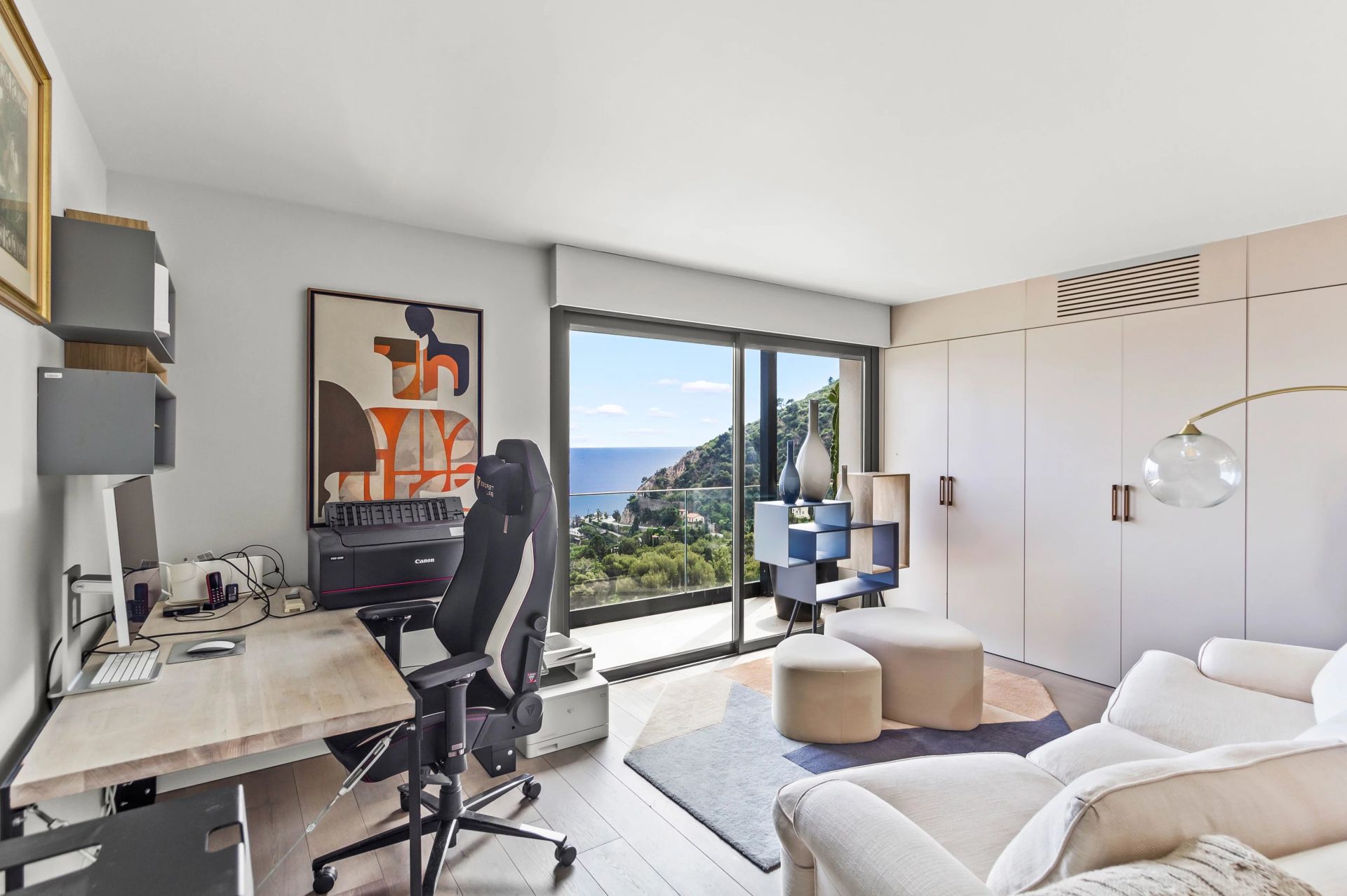 villa 5 Rooms for sale on Èze (06360)
