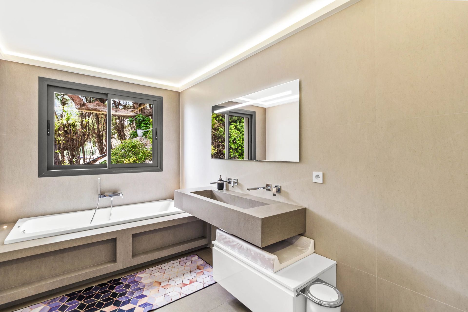 villa 5 Rooms for sale on Èze (06360)