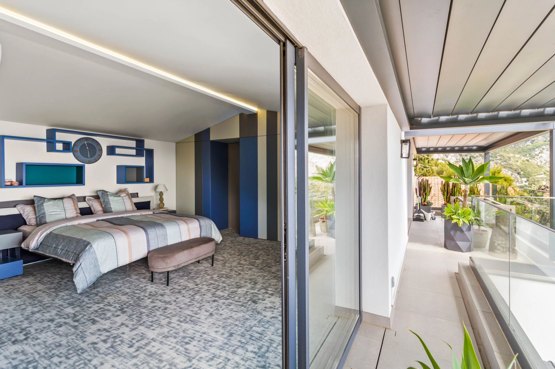 villa 5 Rooms for sale on Èze (06360)