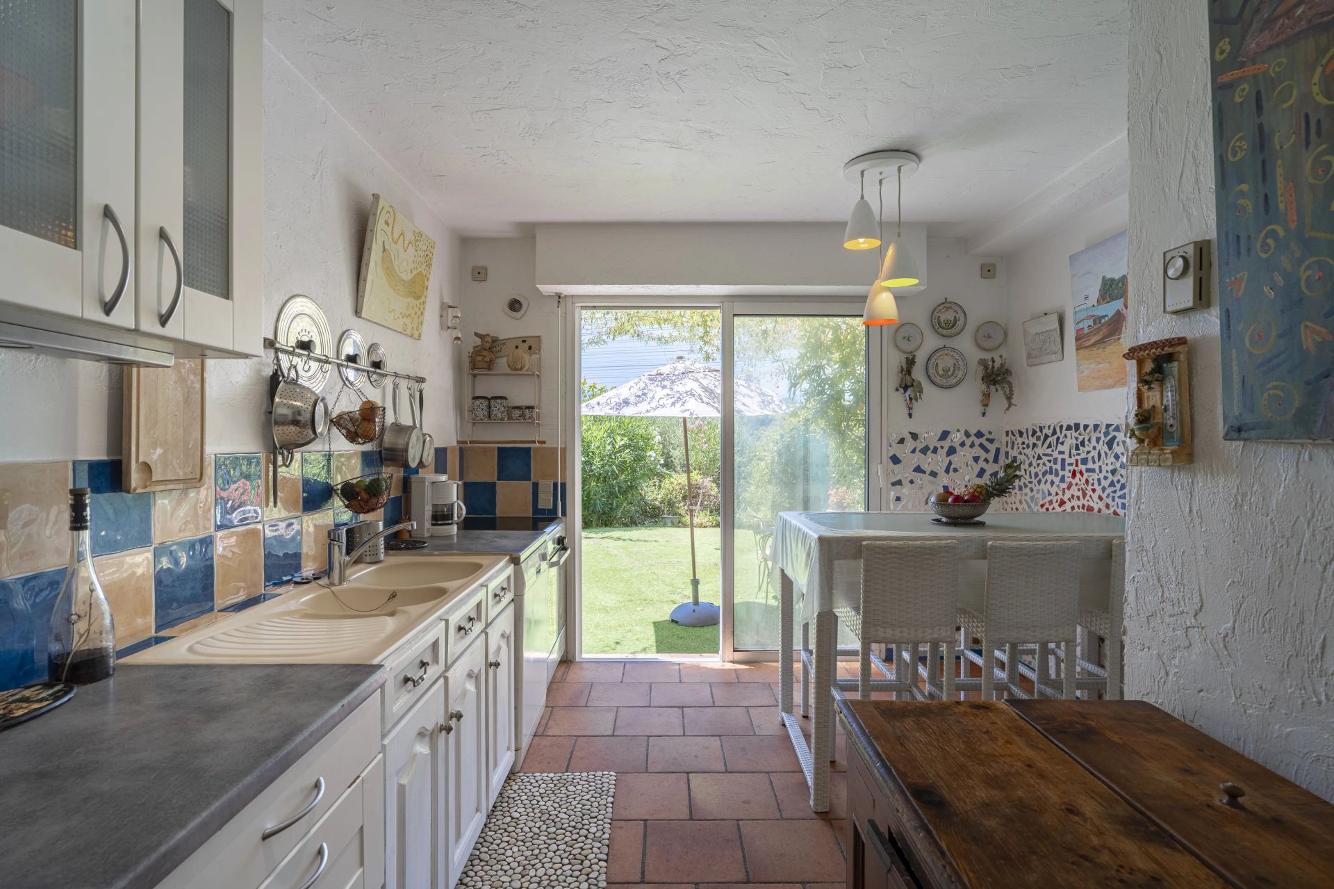 apartment 4 Rooms for sale on Saint-Paul-de-Vence (06570)