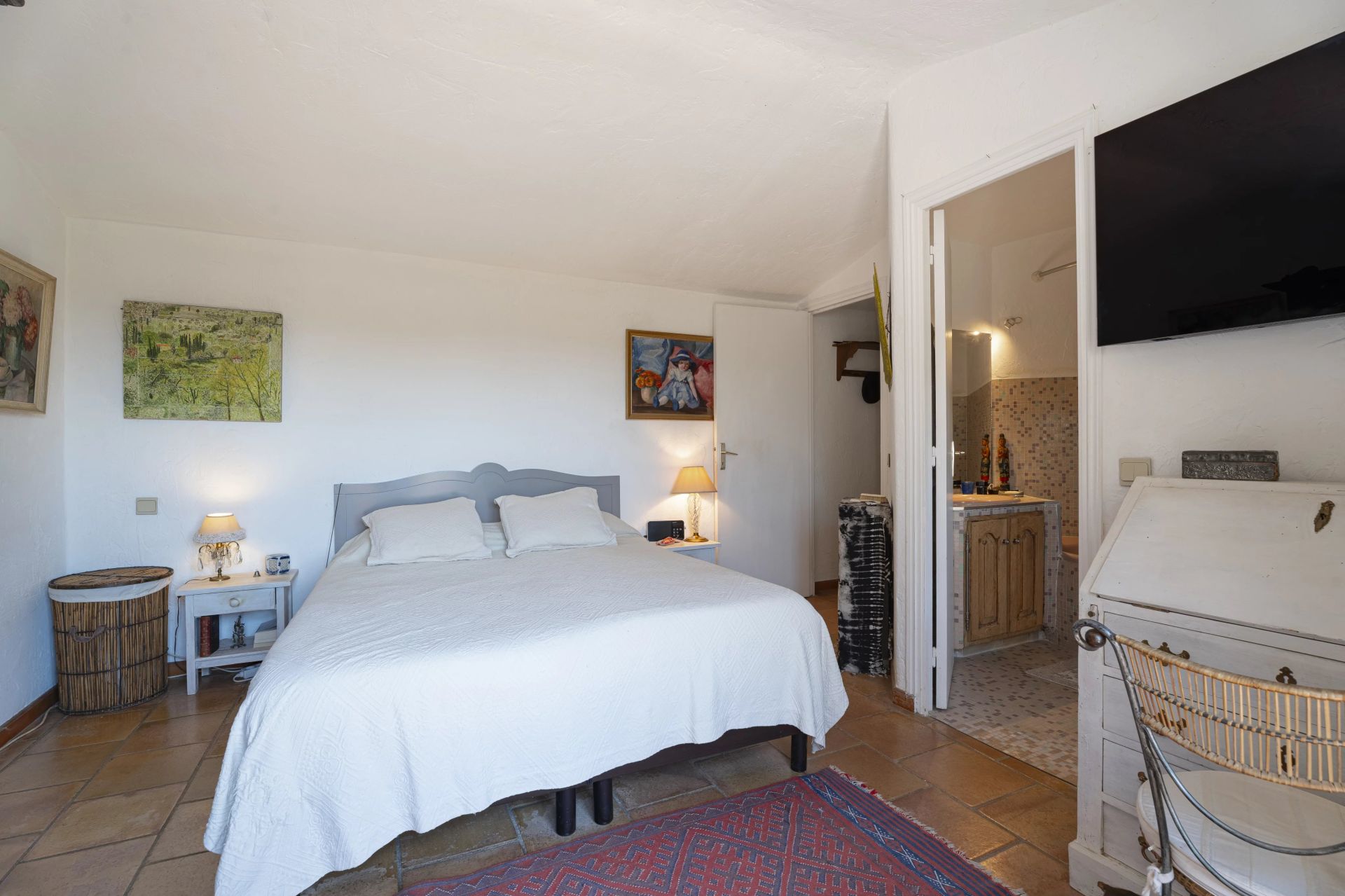 apartment 4 Rooms for sale on Saint-Paul-de-Vence (06570)