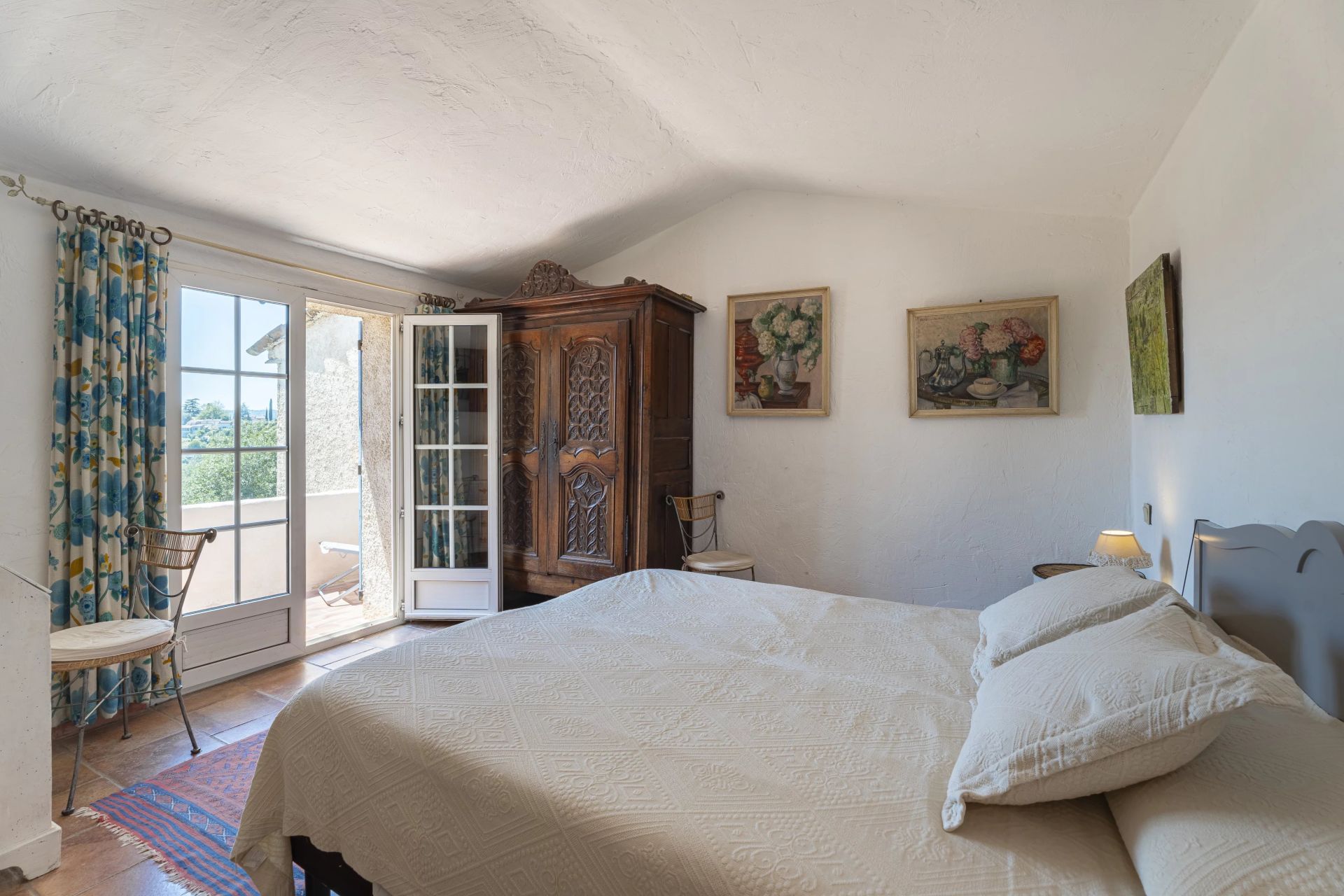 apartment 4 Rooms for sale on Saint-Paul-de-Vence (06570)