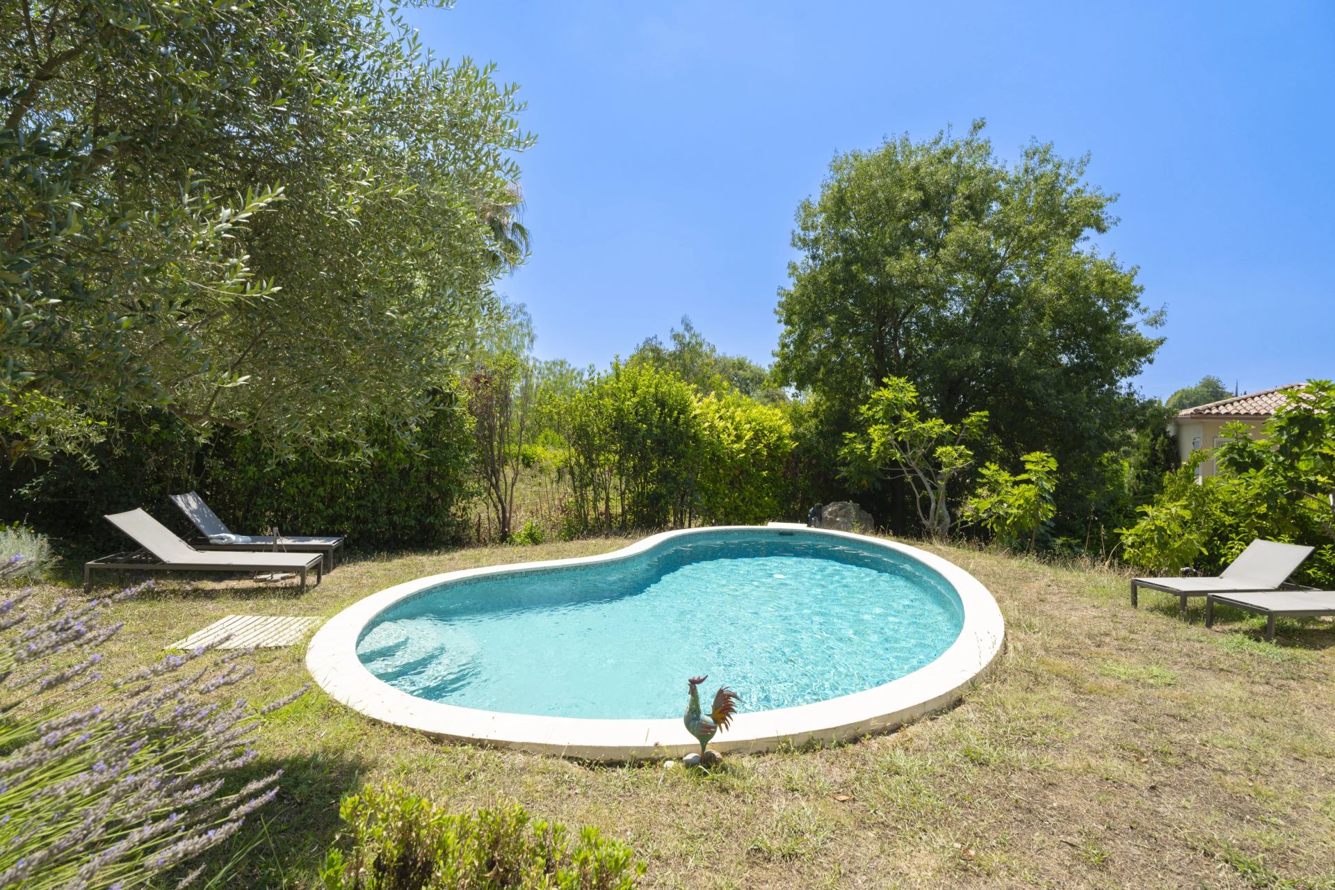 apartment 4 Rooms for sale on Saint-Paul-de-Vence (06570)