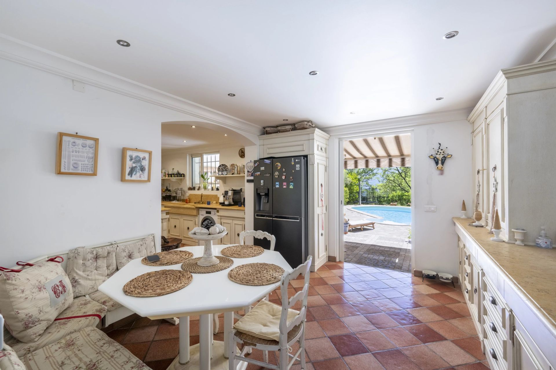 villa 6 Rooms for sale on Le Broc (06510)