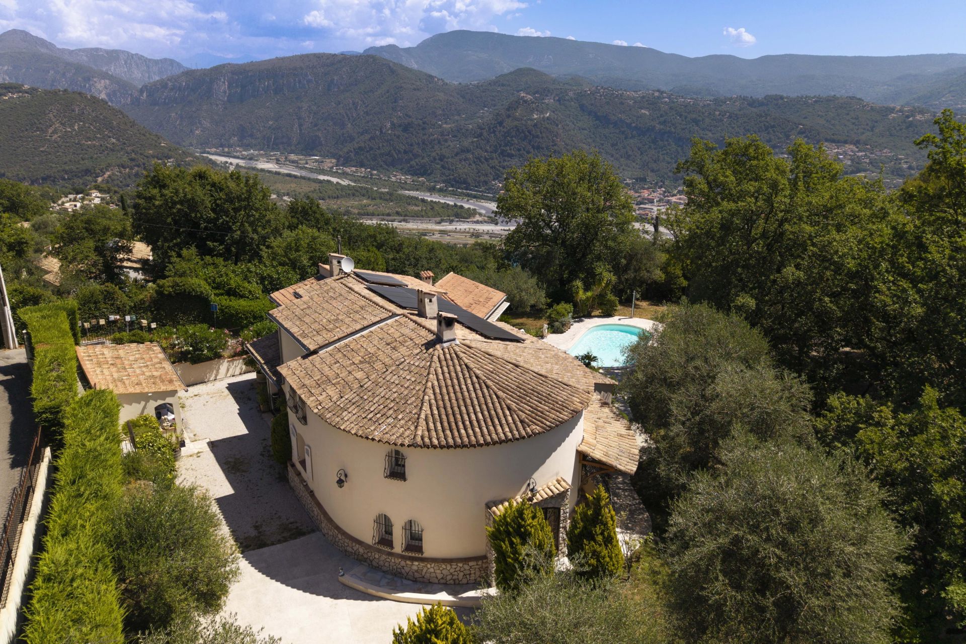 villa 6 Pièces en vente sur Le Broc (06510)