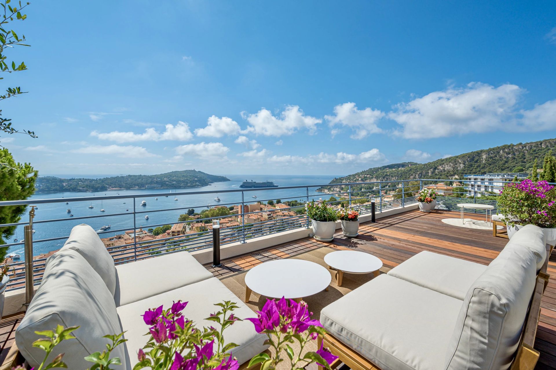 villa 6 Rooms for sale on Villefranche-sur-Mer (06230)
