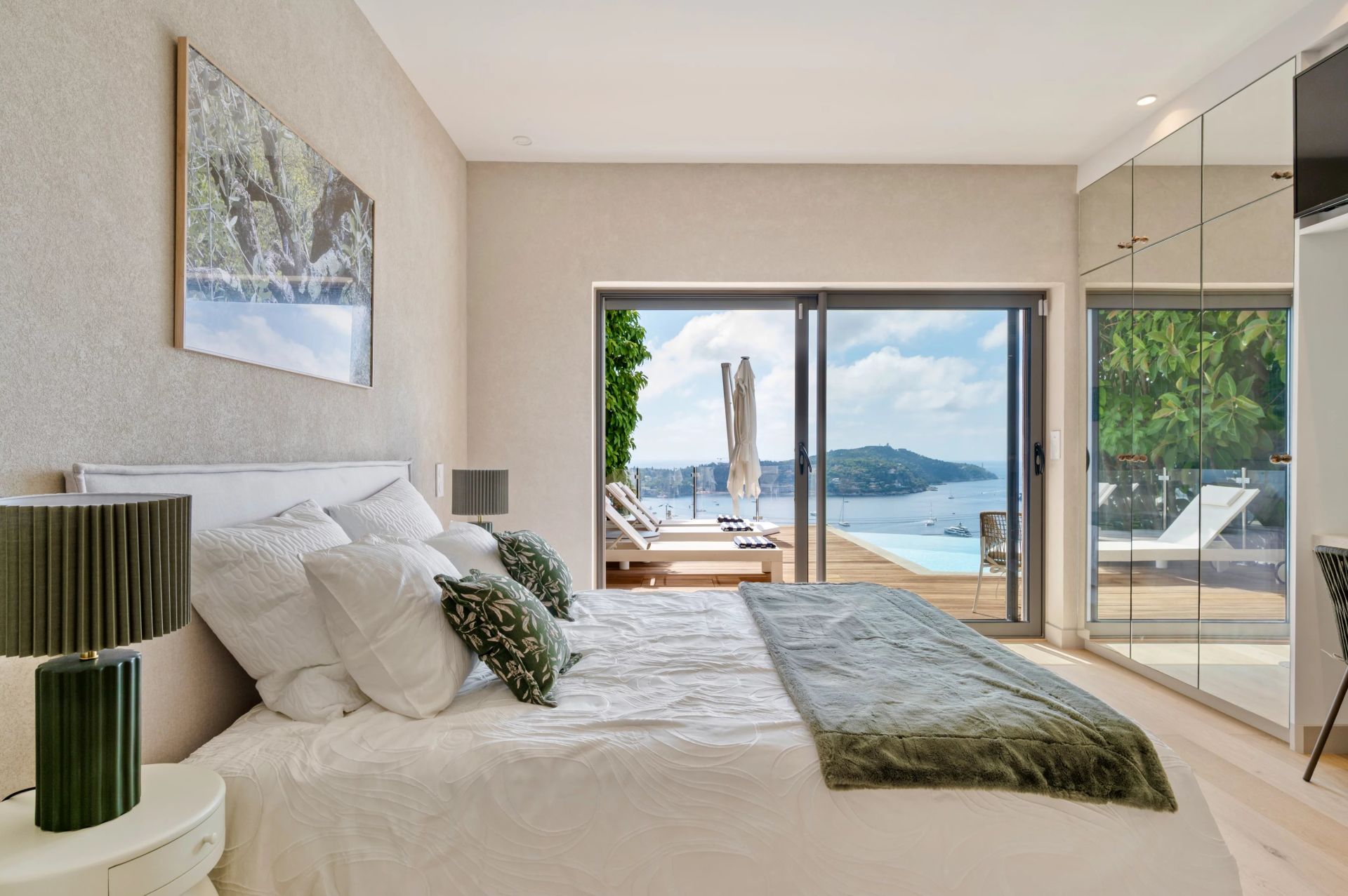 villa 6 Rooms for sale on Villefranche-sur-Mer (06230)