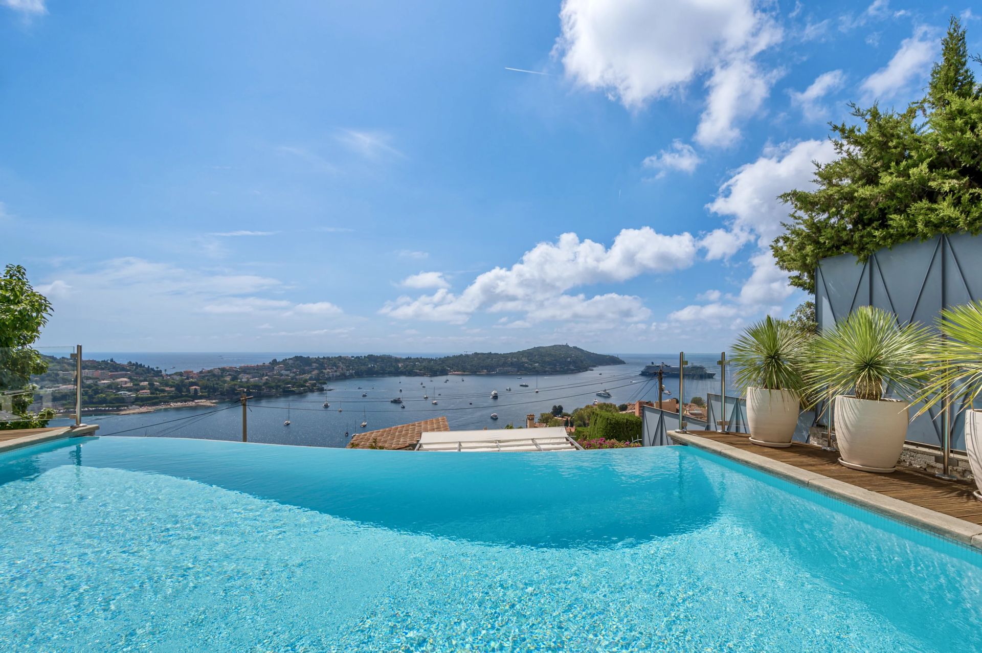 villa 6 Rooms for sale on Villefranche-sur-Mer (06230)