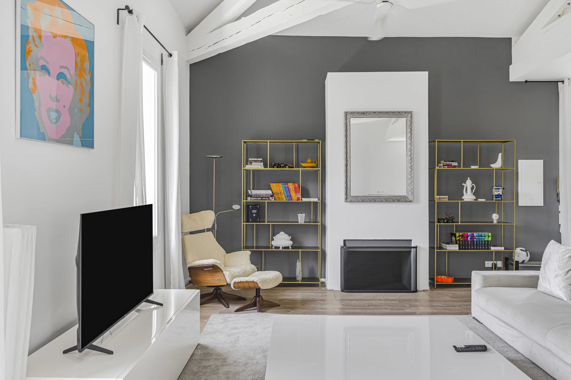 apartment 4 Rooms for sale on Cannes (06400)