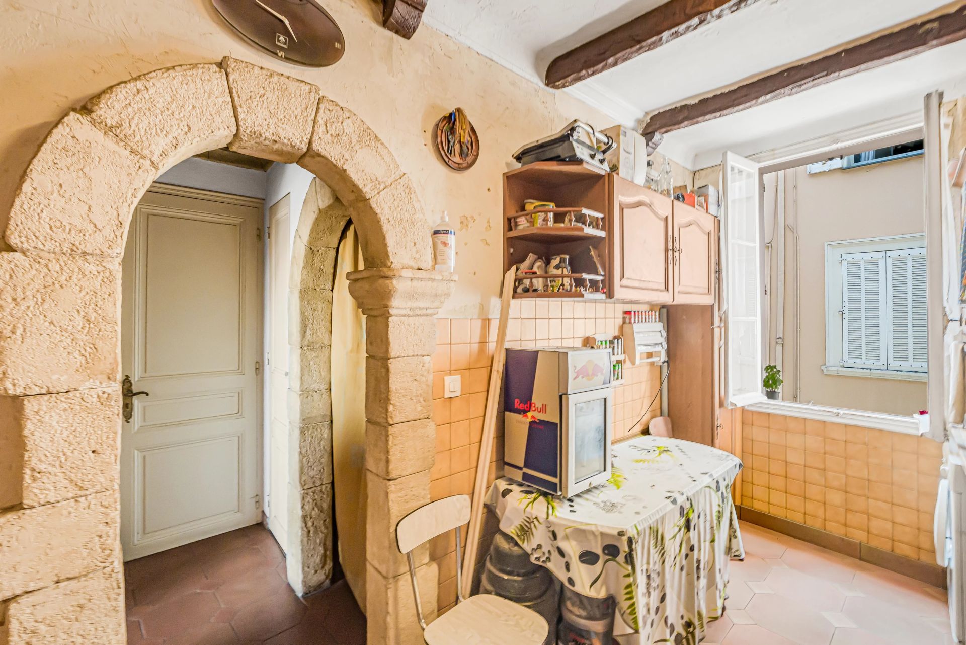building for sale on Cannes (06400)