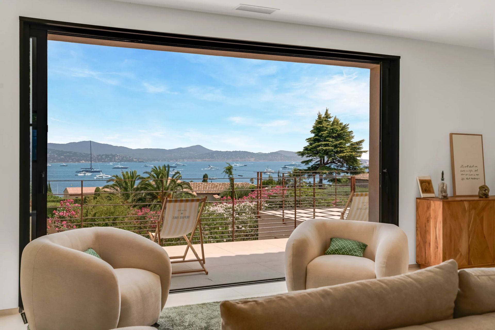 villa 5 Rooms for sale on Gassin (83580)