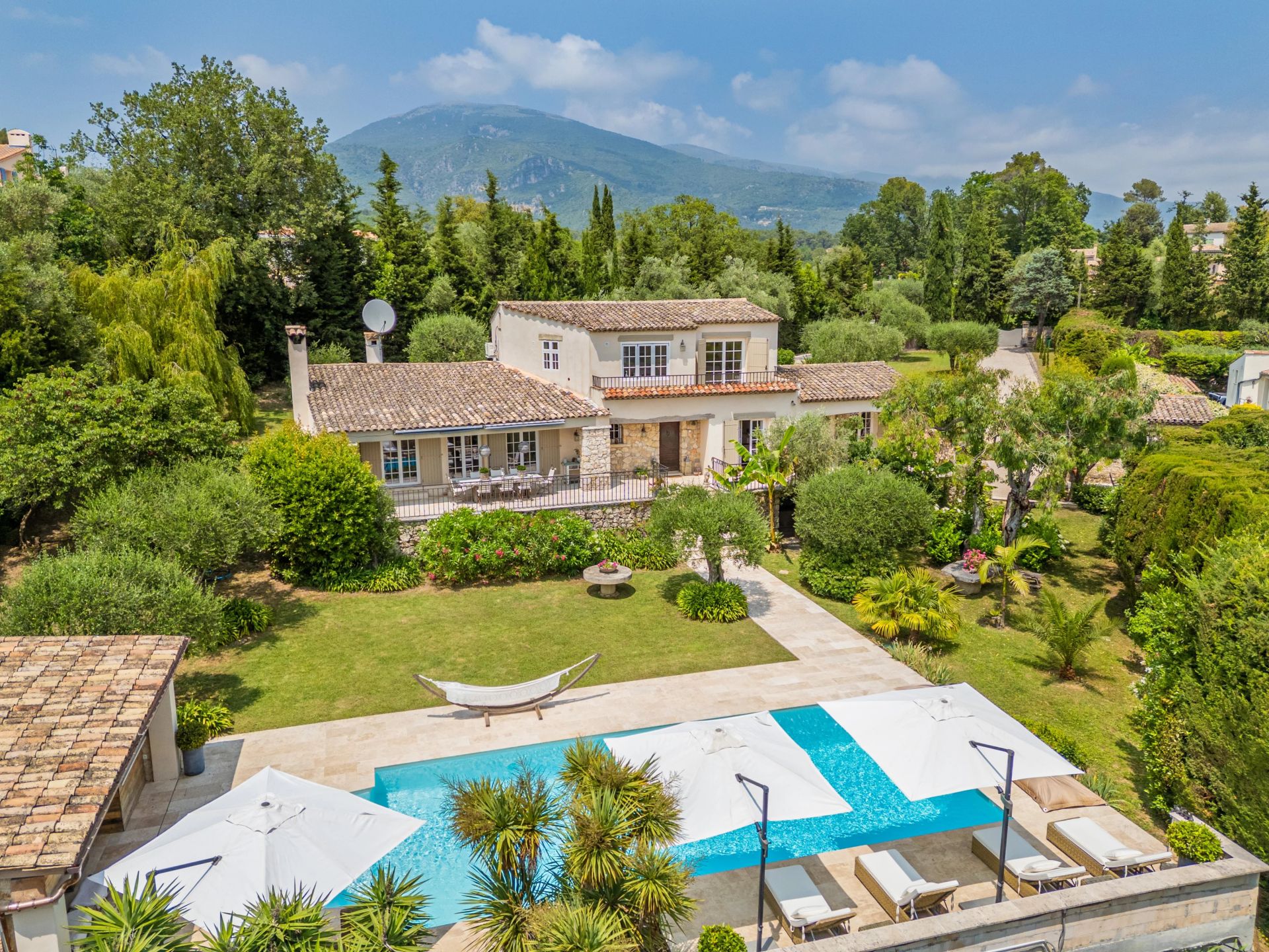 villa en vente sur Roquefort-les-Pins (06330)