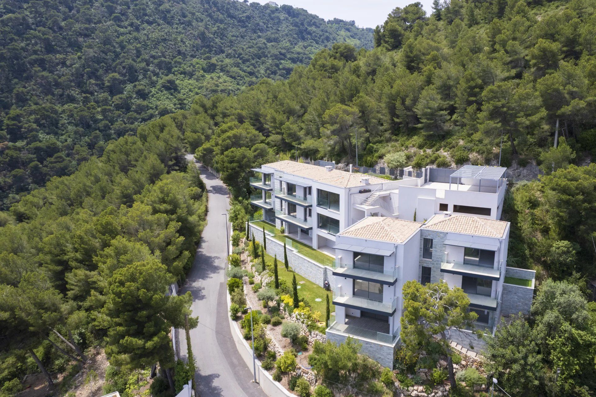 villa 12 Rooms for sale on Èze (06360)