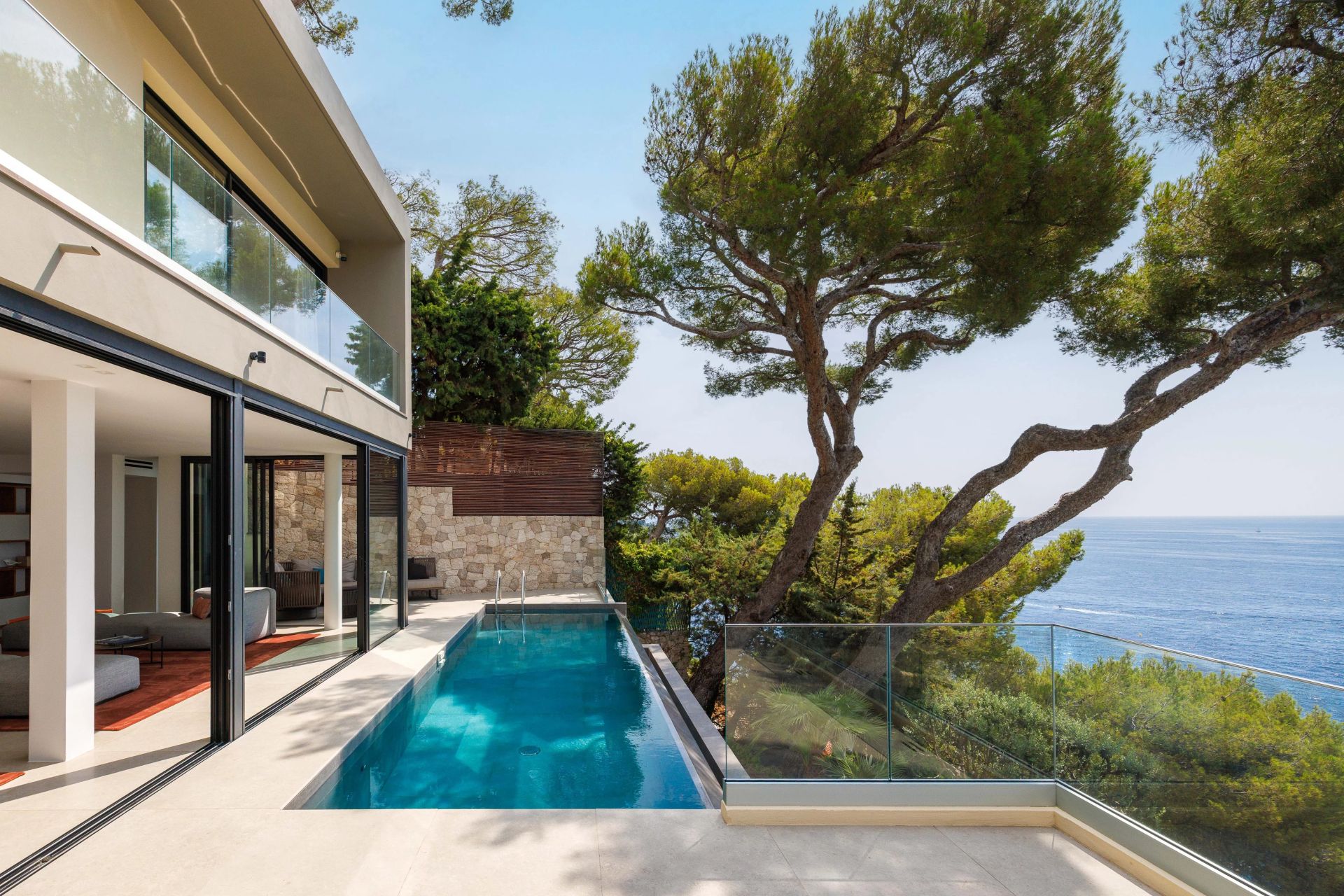 villa 5 Rooms for sale on Èze (06360)
