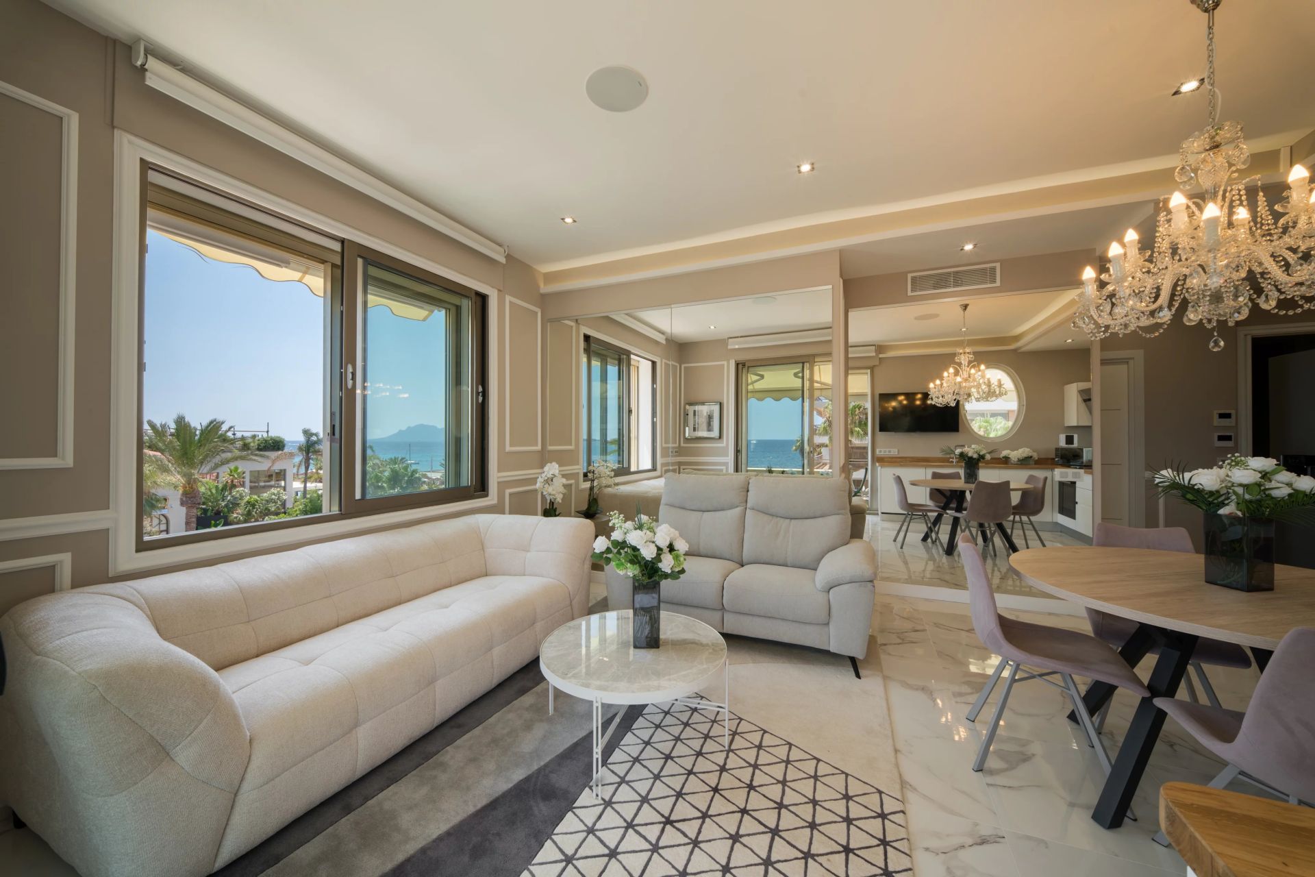 apartment 3 Rooms for sale on Cannes (06400)