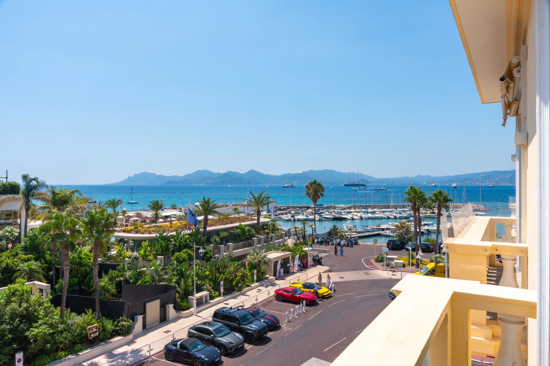 apartment 3 Rooms for sale on Cannes (06400)