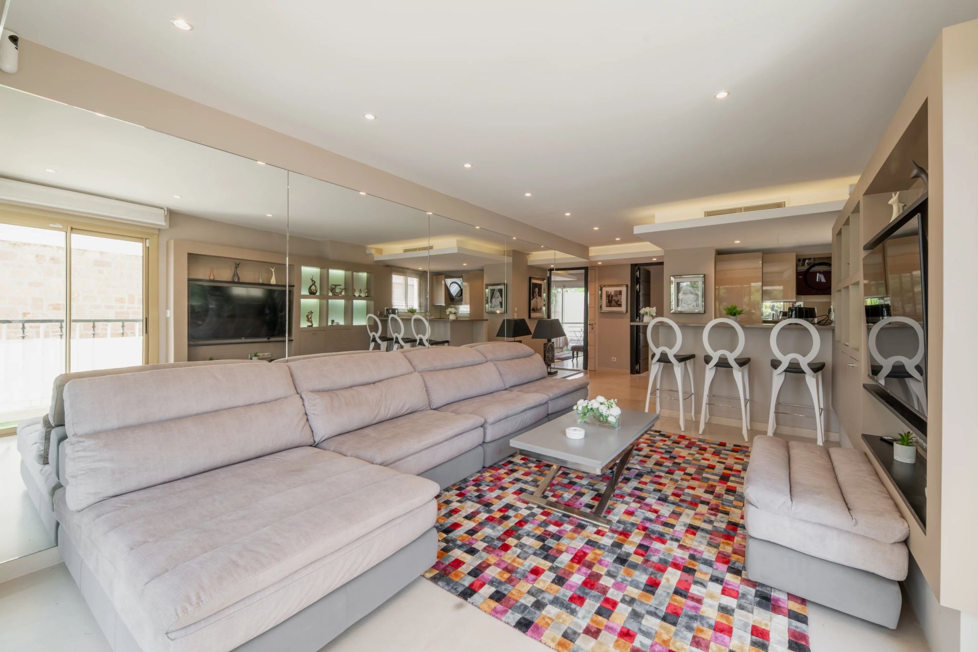 apartment 3 Rooms for sale on Cannes (06400)