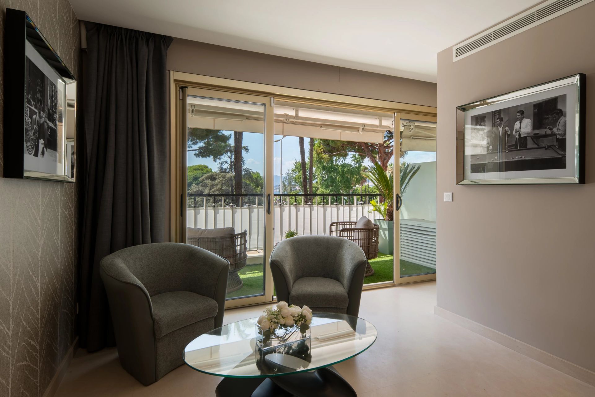 apartment 3 Rooms for sale on Cannes (06400)