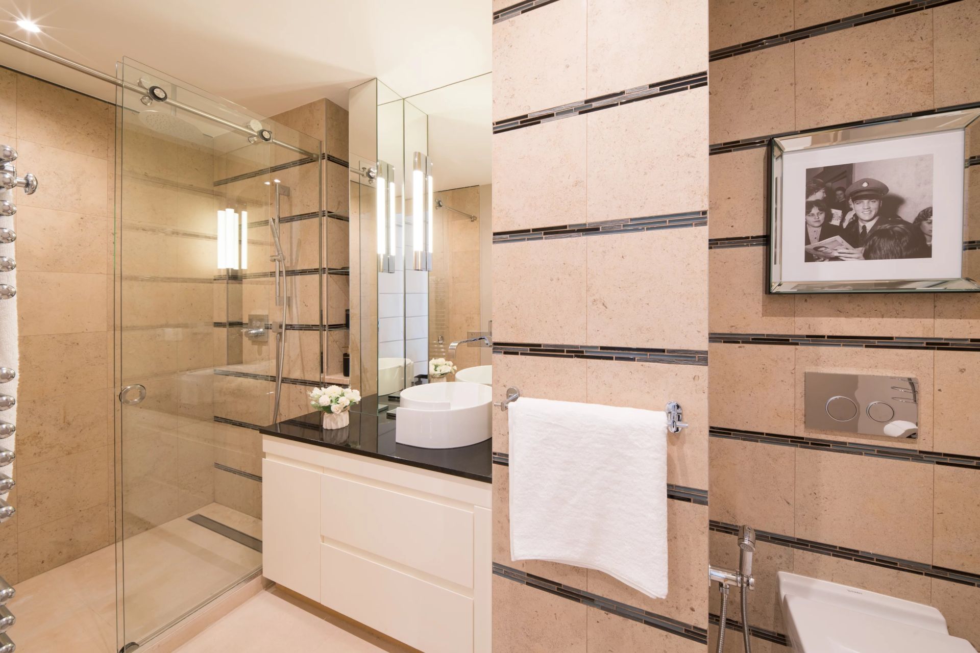 apartment 3 Rooms for sale on Cannes (06400)