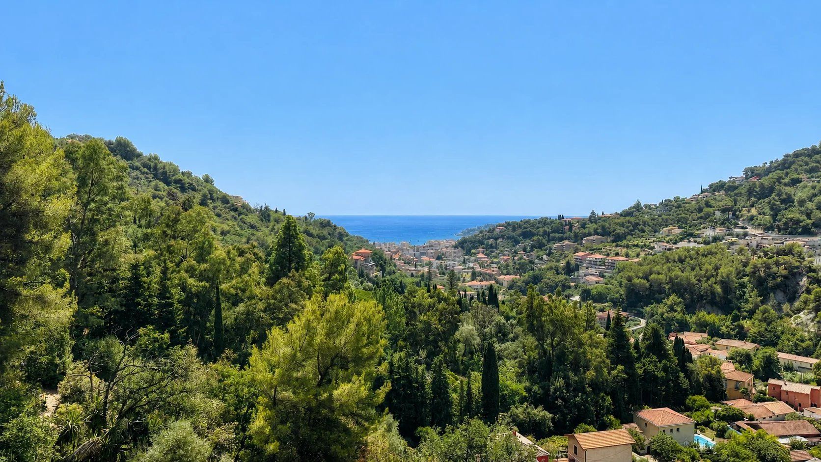 apartment 4 Rooms for sale on Menton (06500)