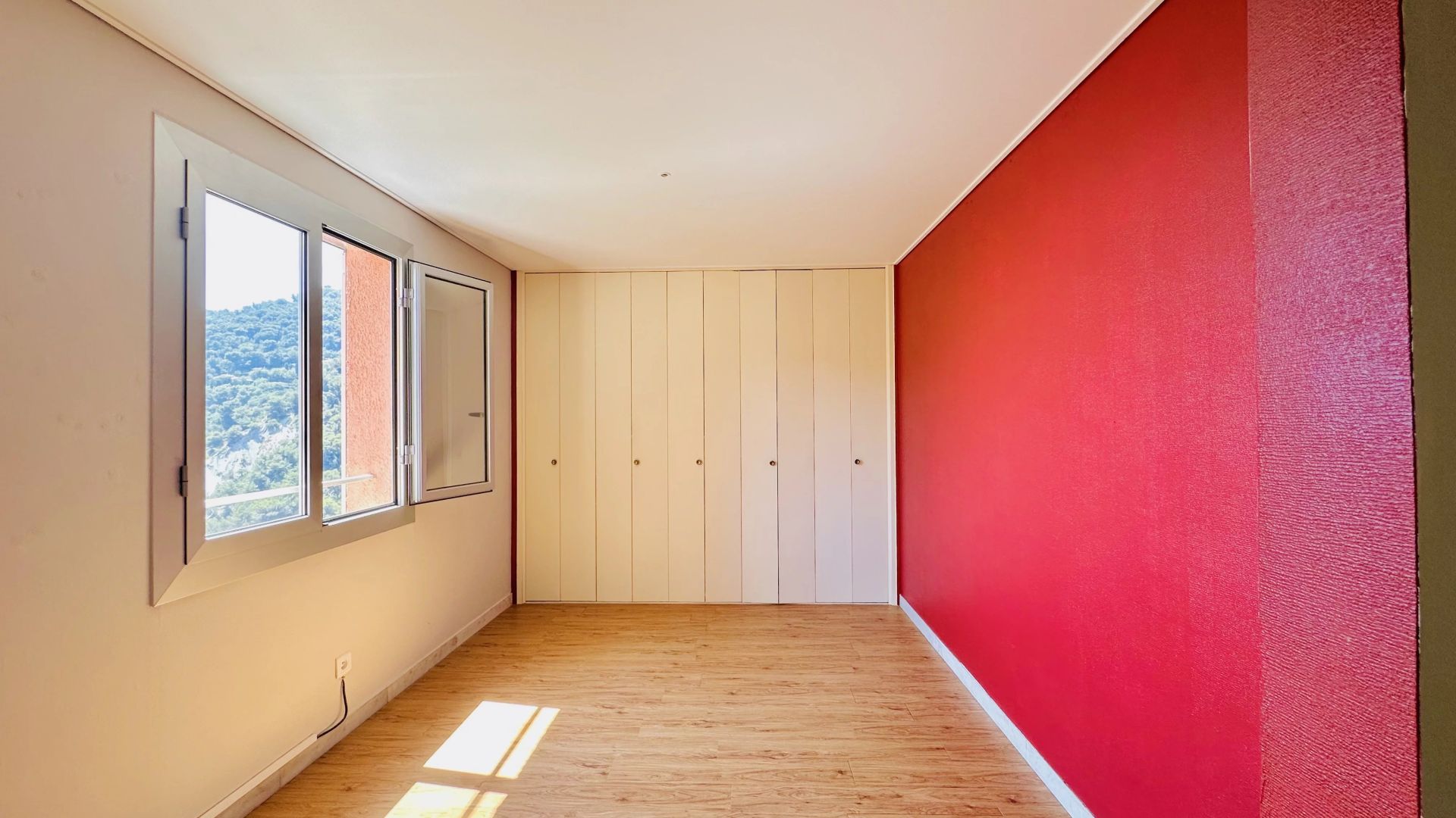 apartment 4 Rooms for sale on Menton (06500)
