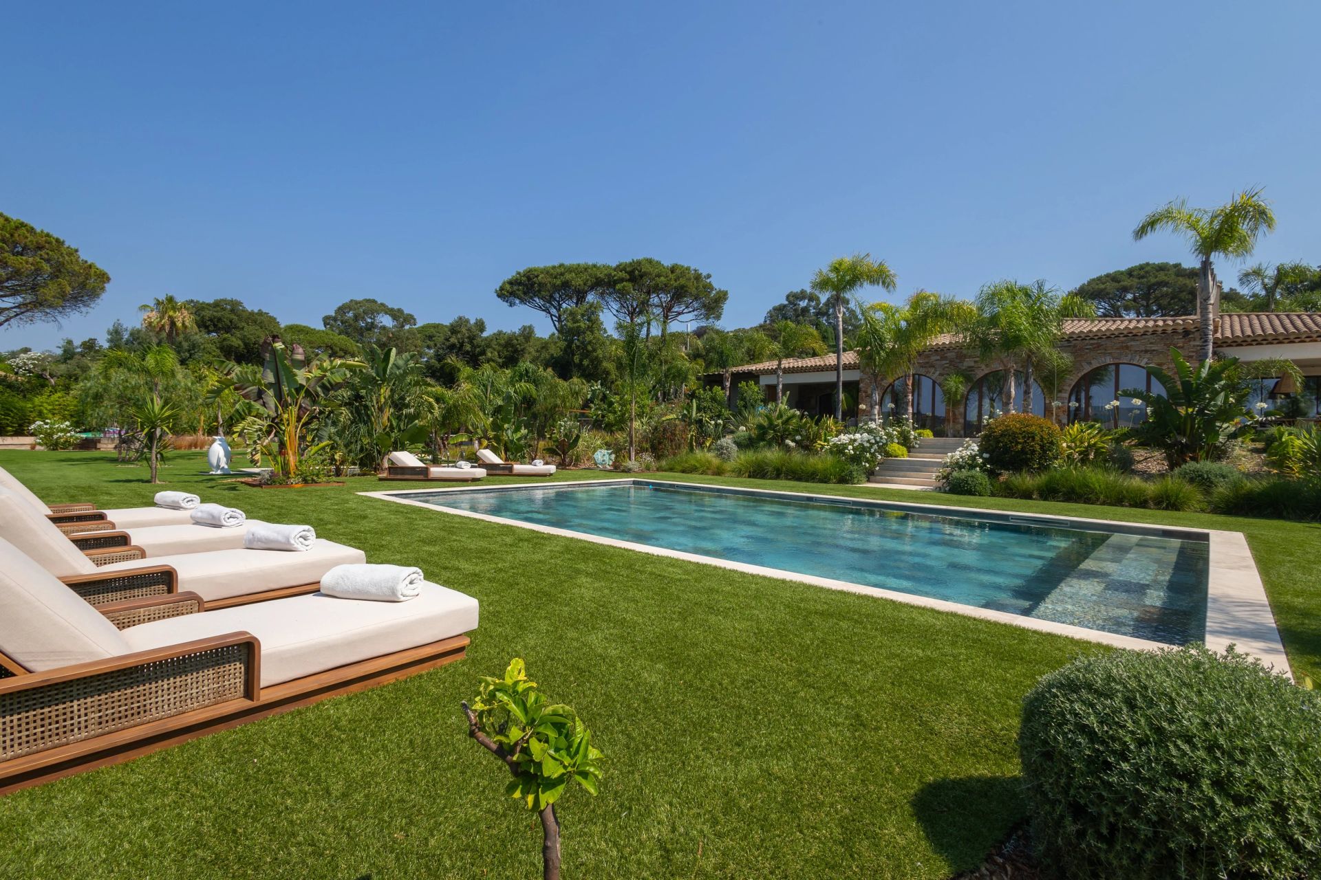 villa 6 Pièces en location saisonnière sur Saint-Tropez (83990)