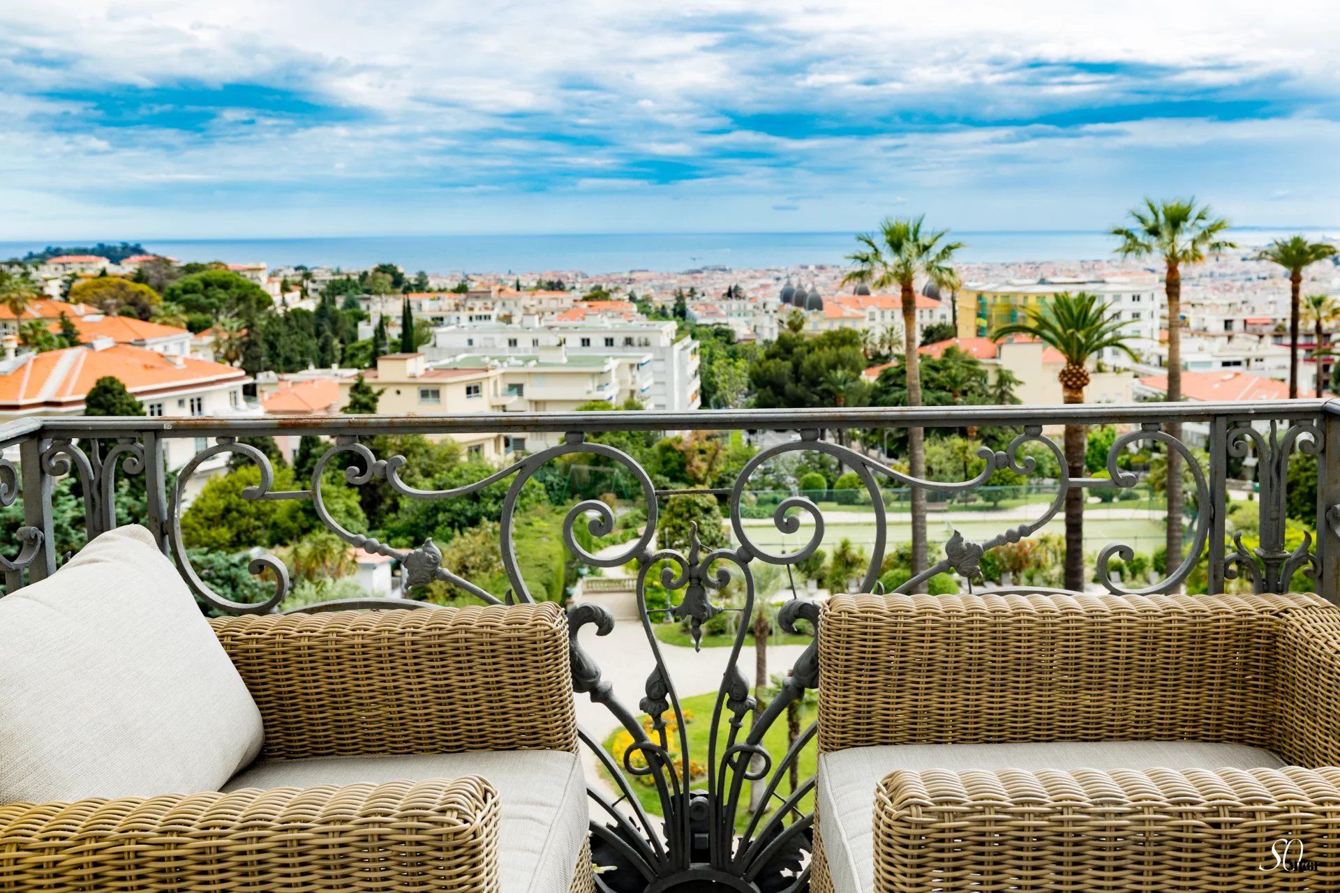 apartment 4 Rooms for sale on Nice (06000)