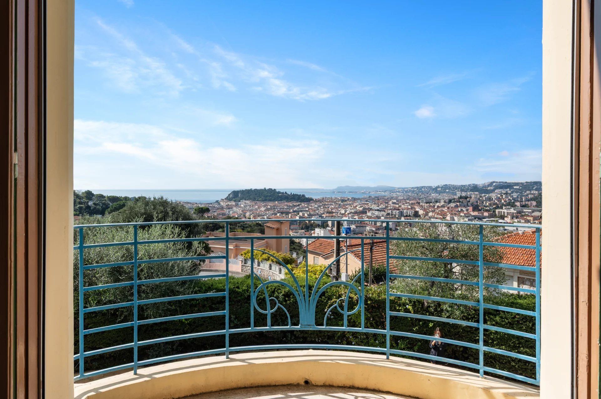 villa 9 Rooms for sale on Nice (06300)